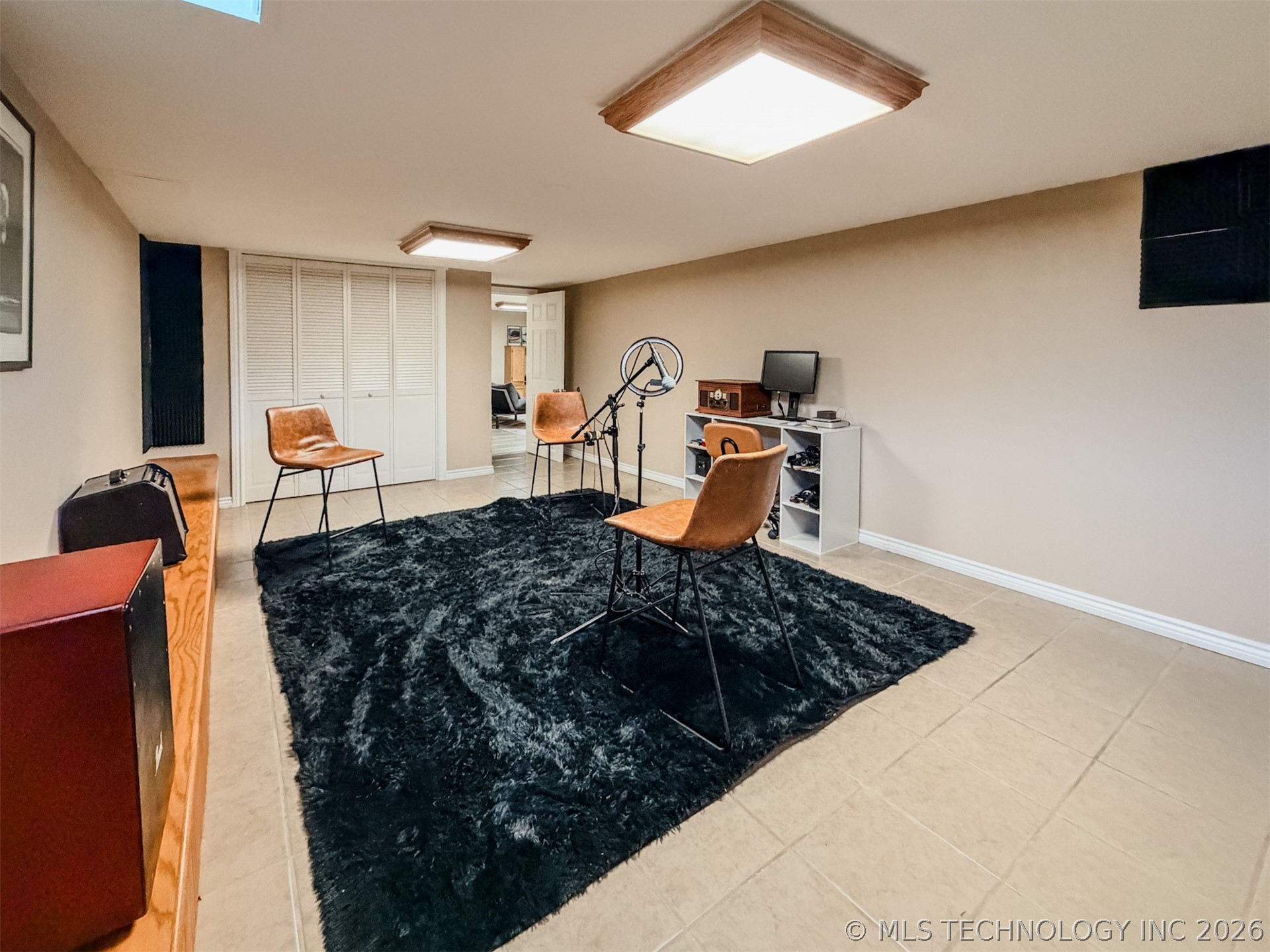 302 E Fuller Street Property Photo 78