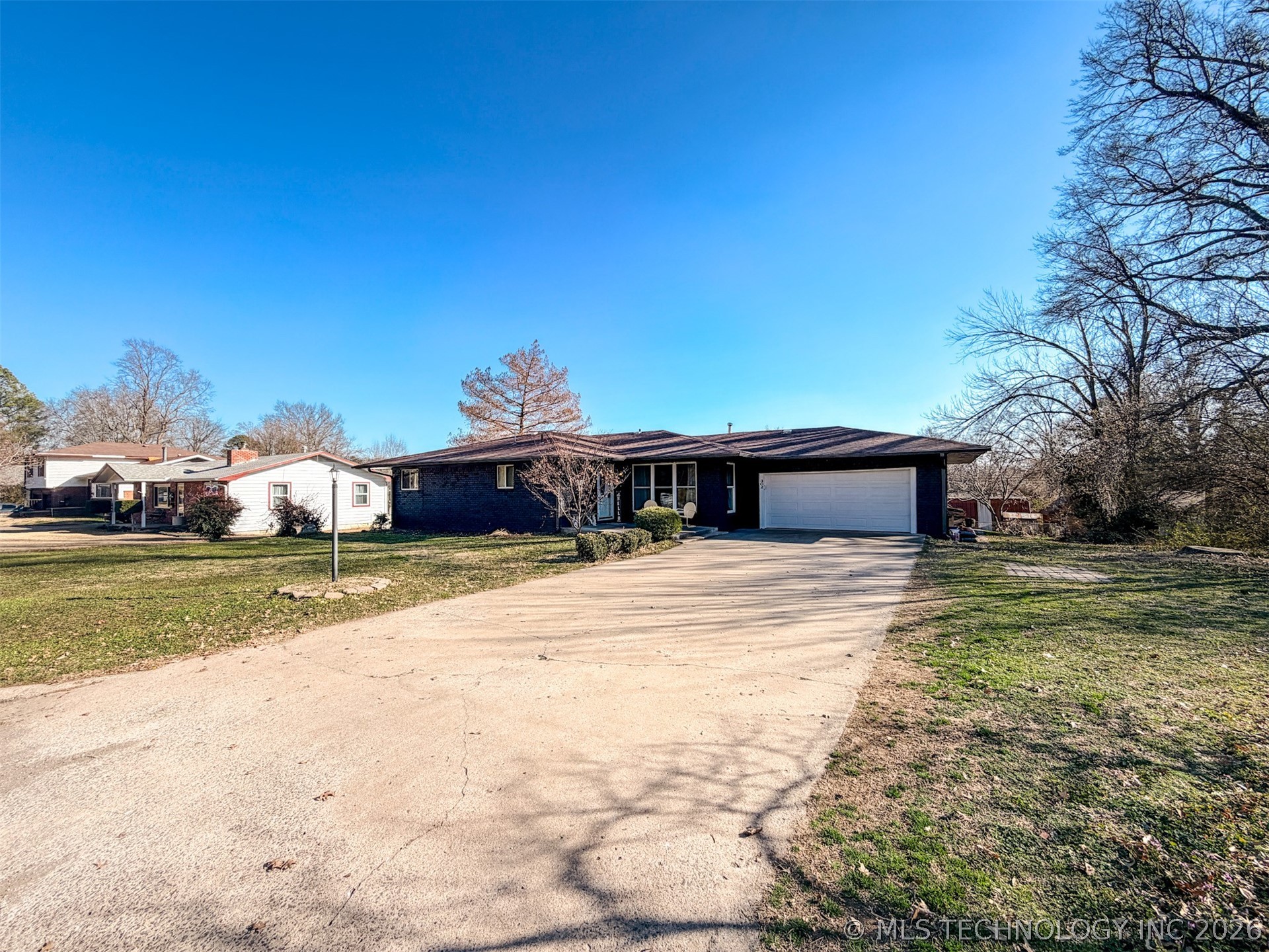 302 E Fuller Street Property Photo 93