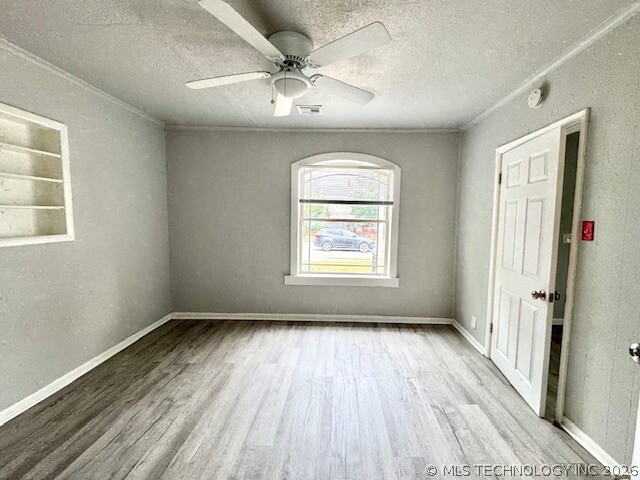 4717 S 33rd West Avenue Property Photo 4