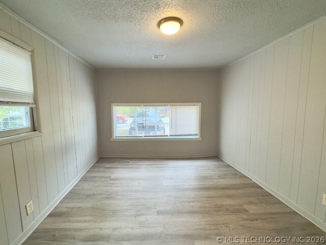 4717 S 33rd West Avenue Property Photo 13