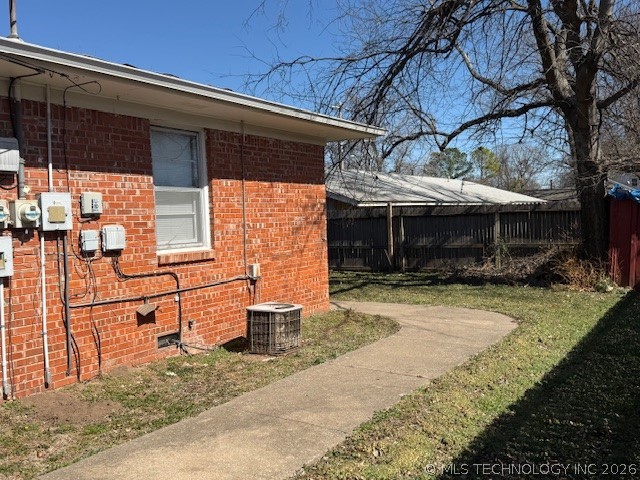 1342 E 55th Place Property Photo 16