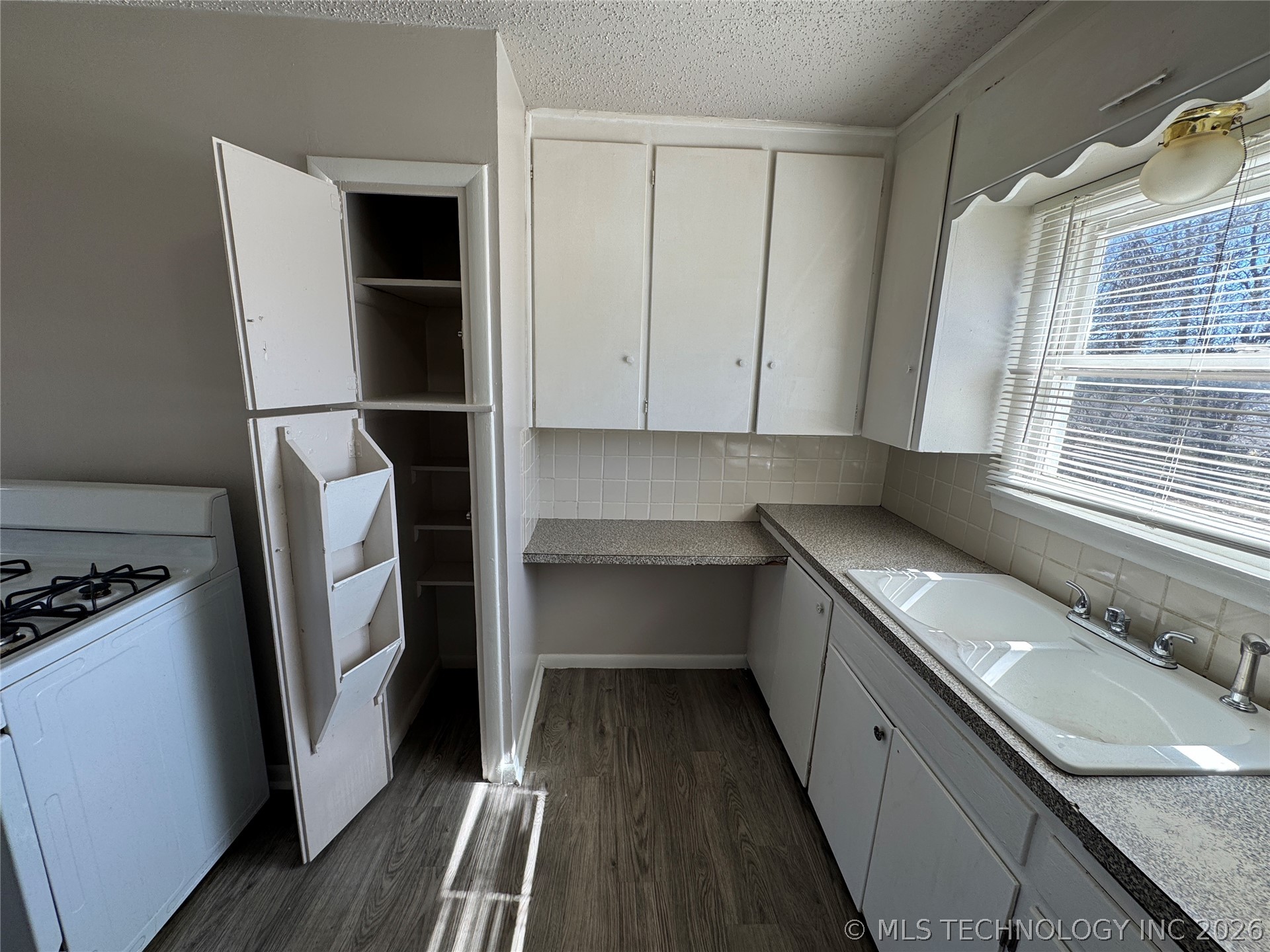10 E 50th Place N Property Photo 9
