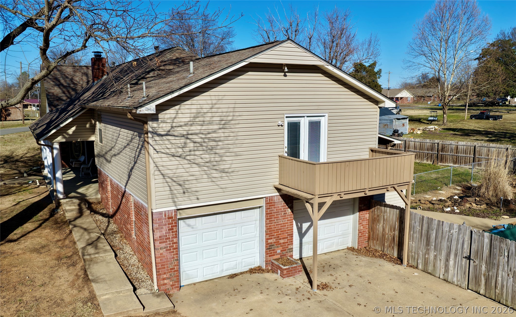 1002 W Knisley Avenue Property Photo 5