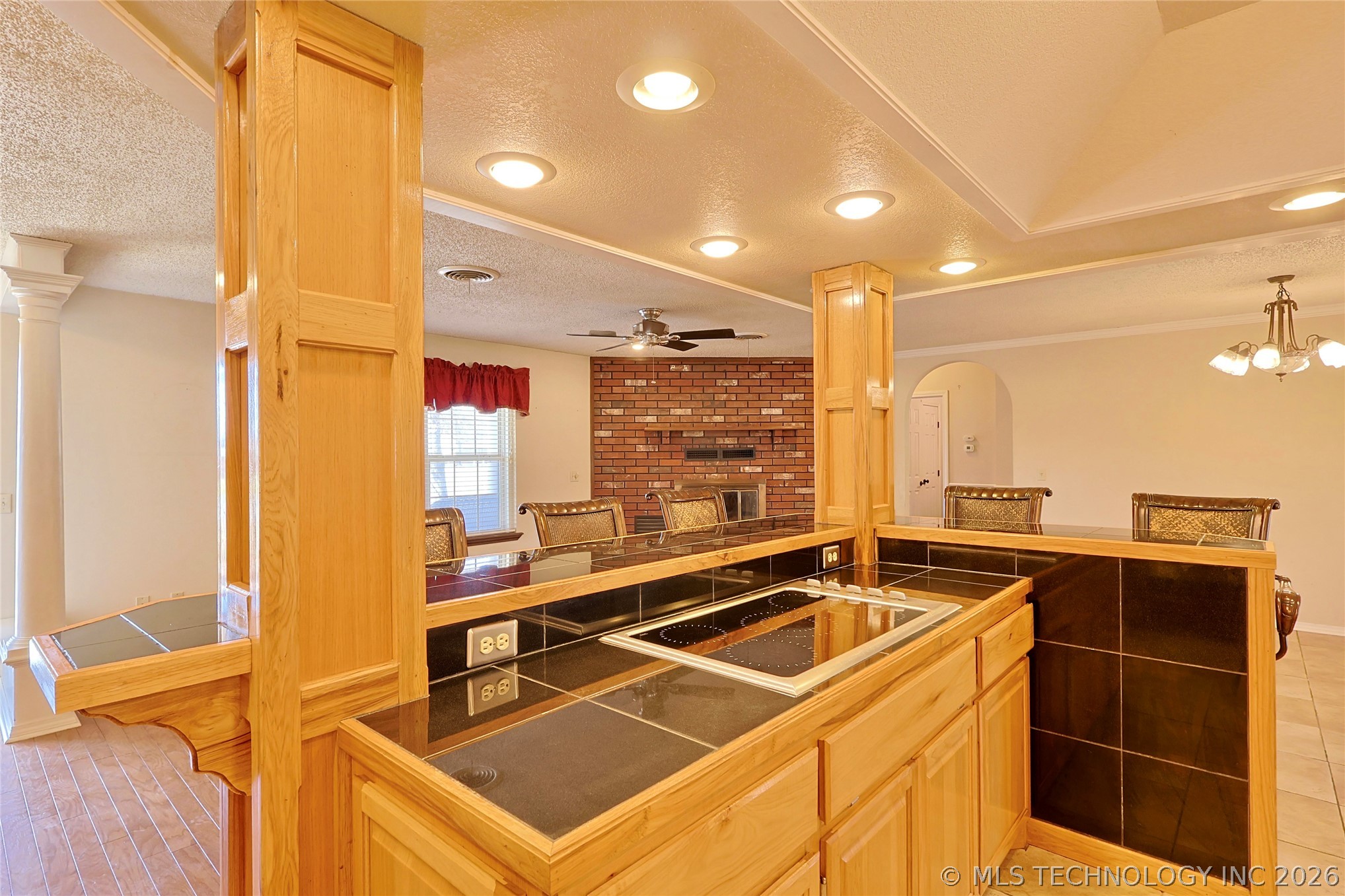 1002 W Knisley Avenue Property Photo 12