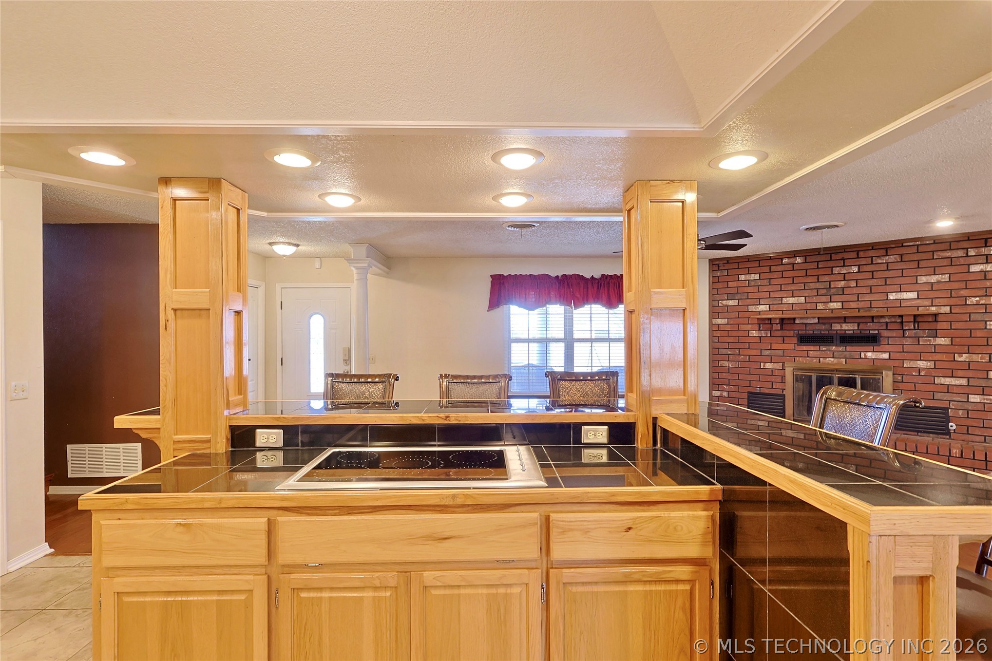 1002 W Knisley Avenue Property Photo 14