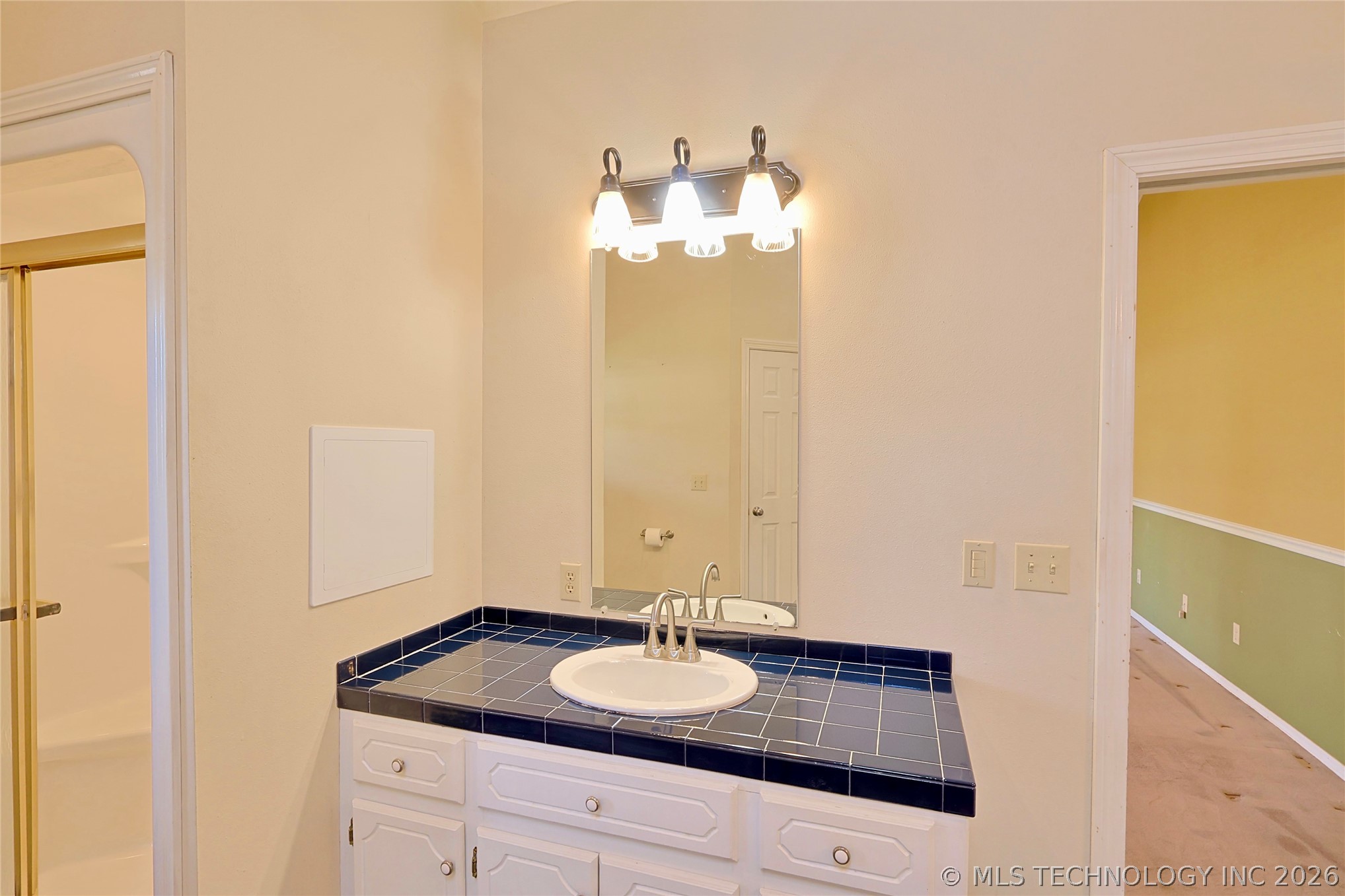 1002 W Knisley Avenue Property Photo 24