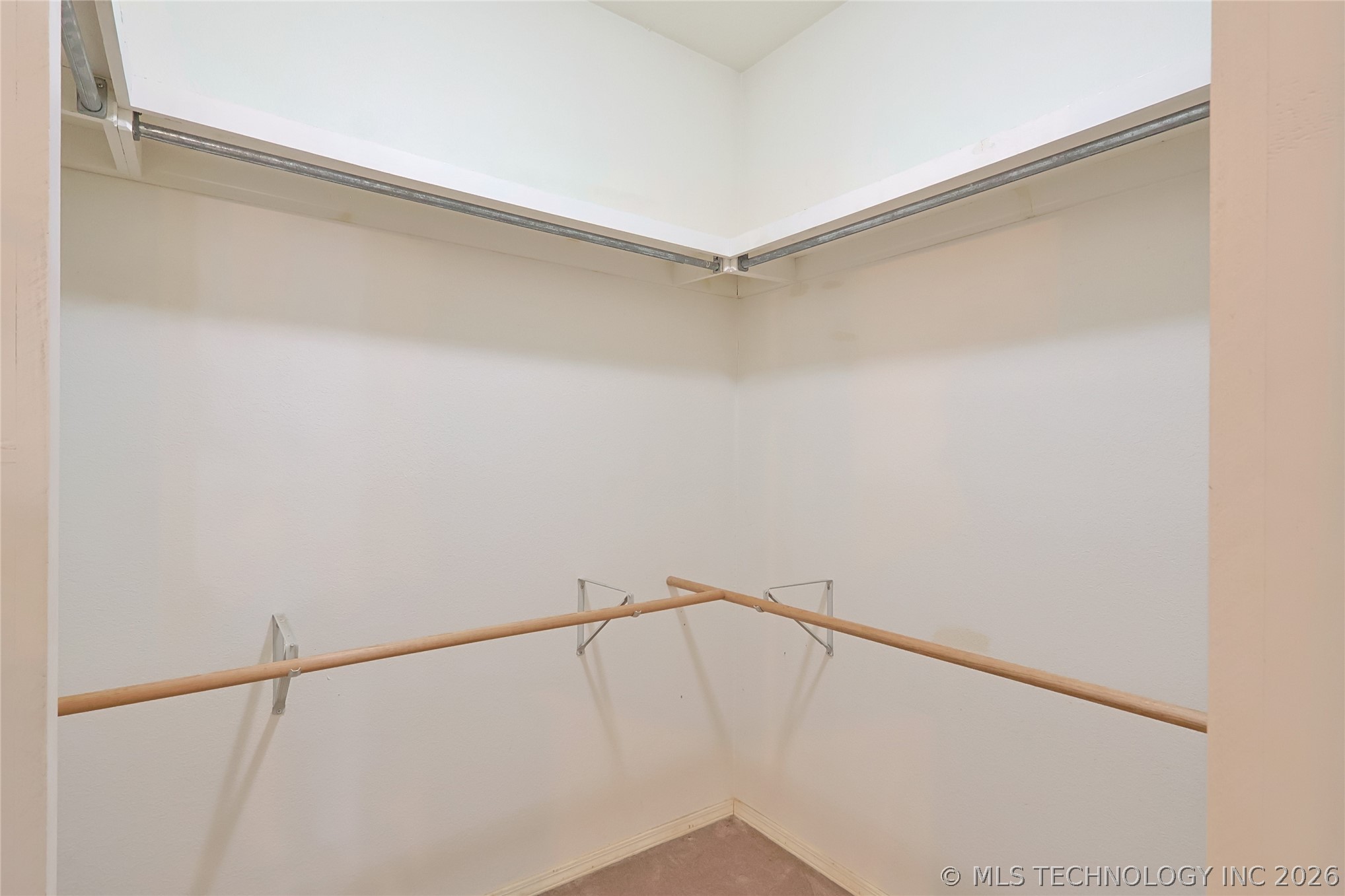 1002 W Knisley Avenue Property Photo 27