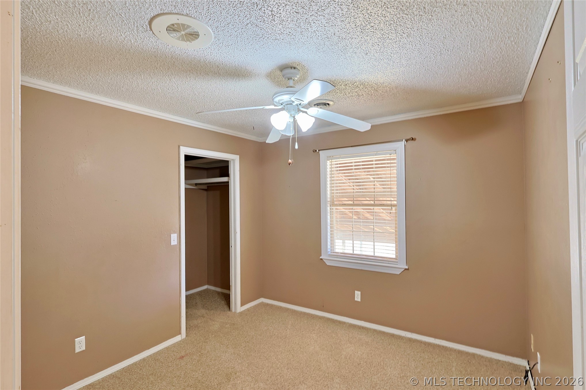 1002 W Knisley Avenue Property Photo 32
