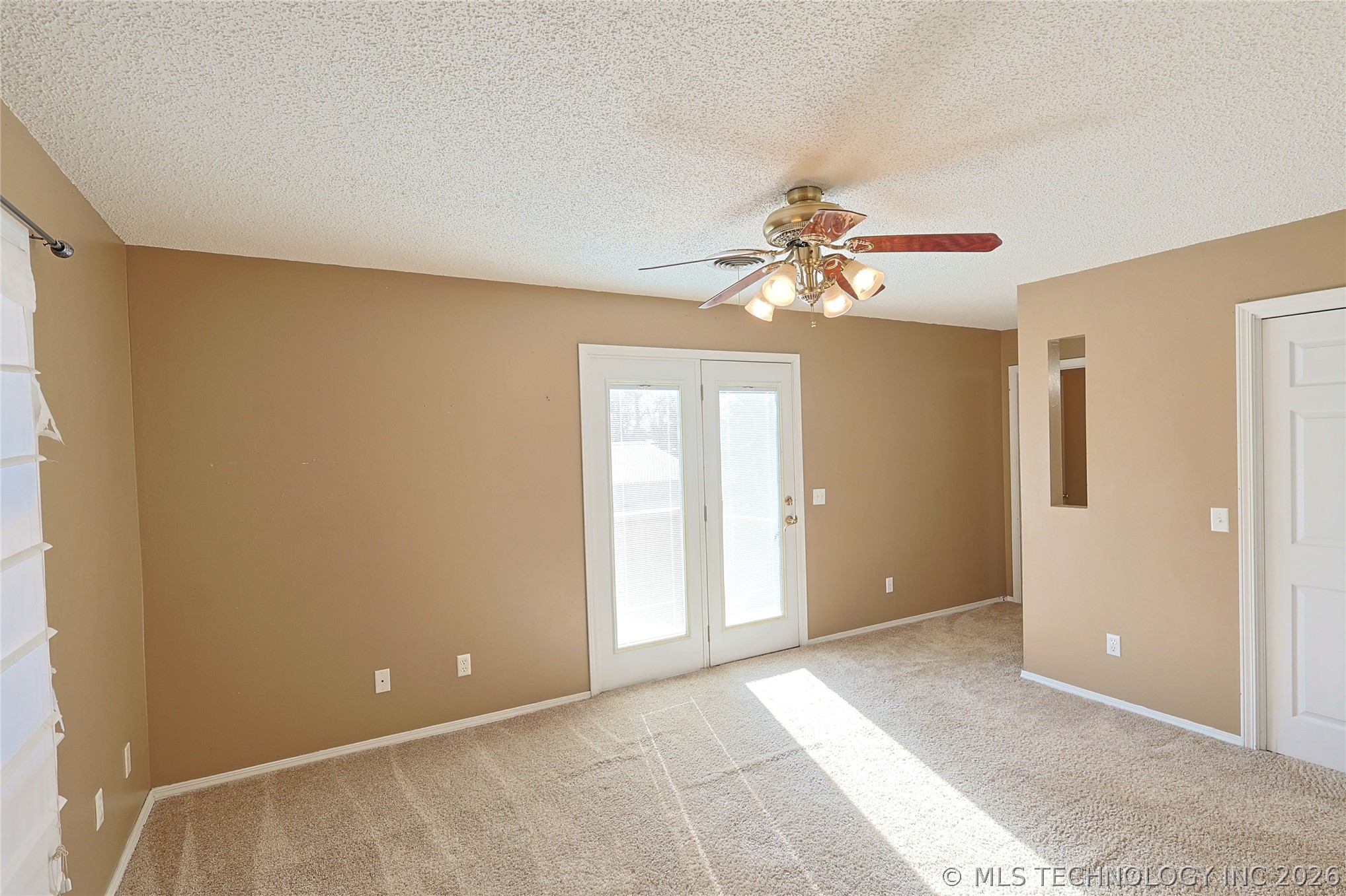 1002 W Knisley Avenue Property Photo 34