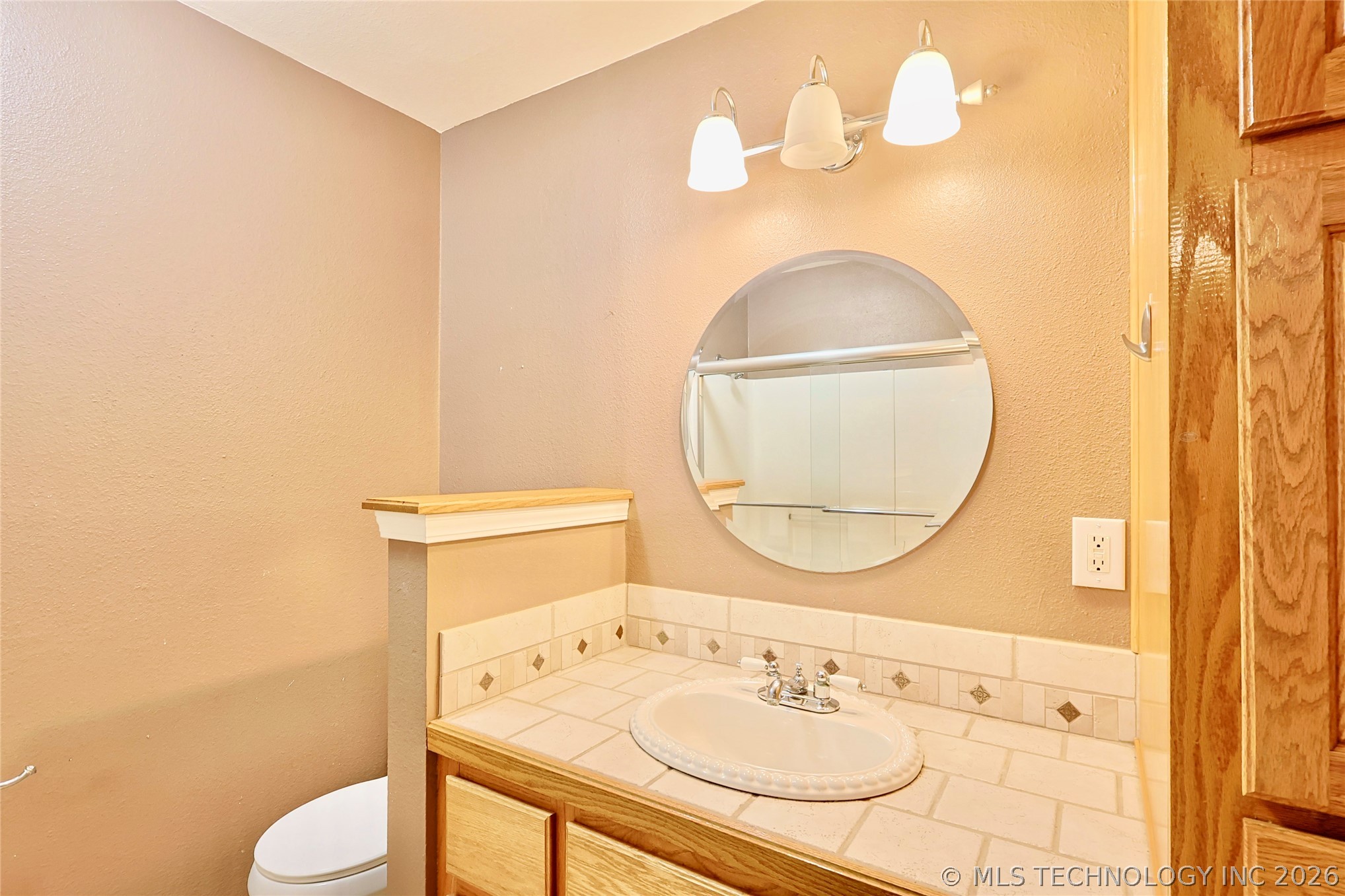 1002 W Knisley Avenue Property Photo 38