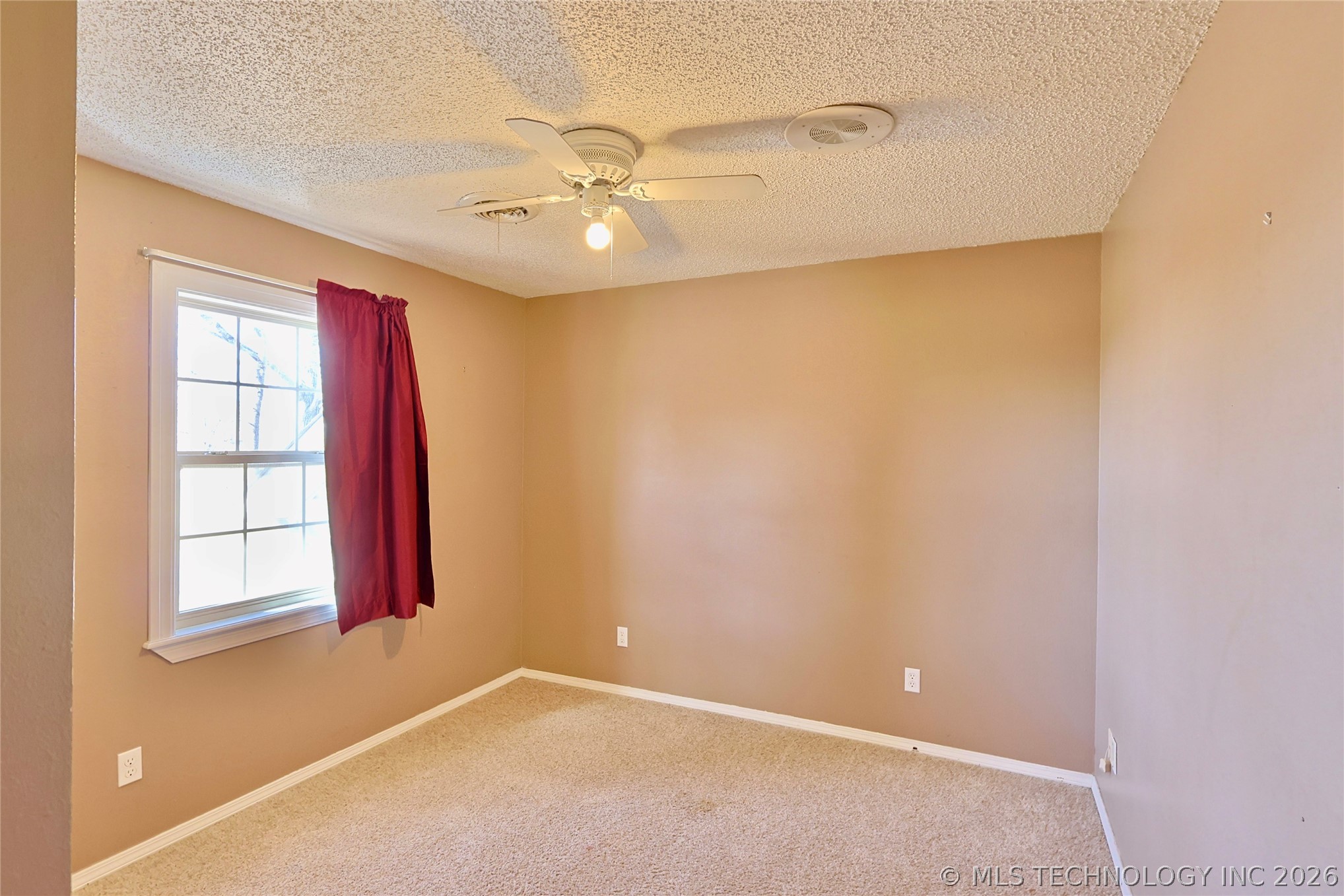 1002 W Knisley Avenue Property Photo 41
