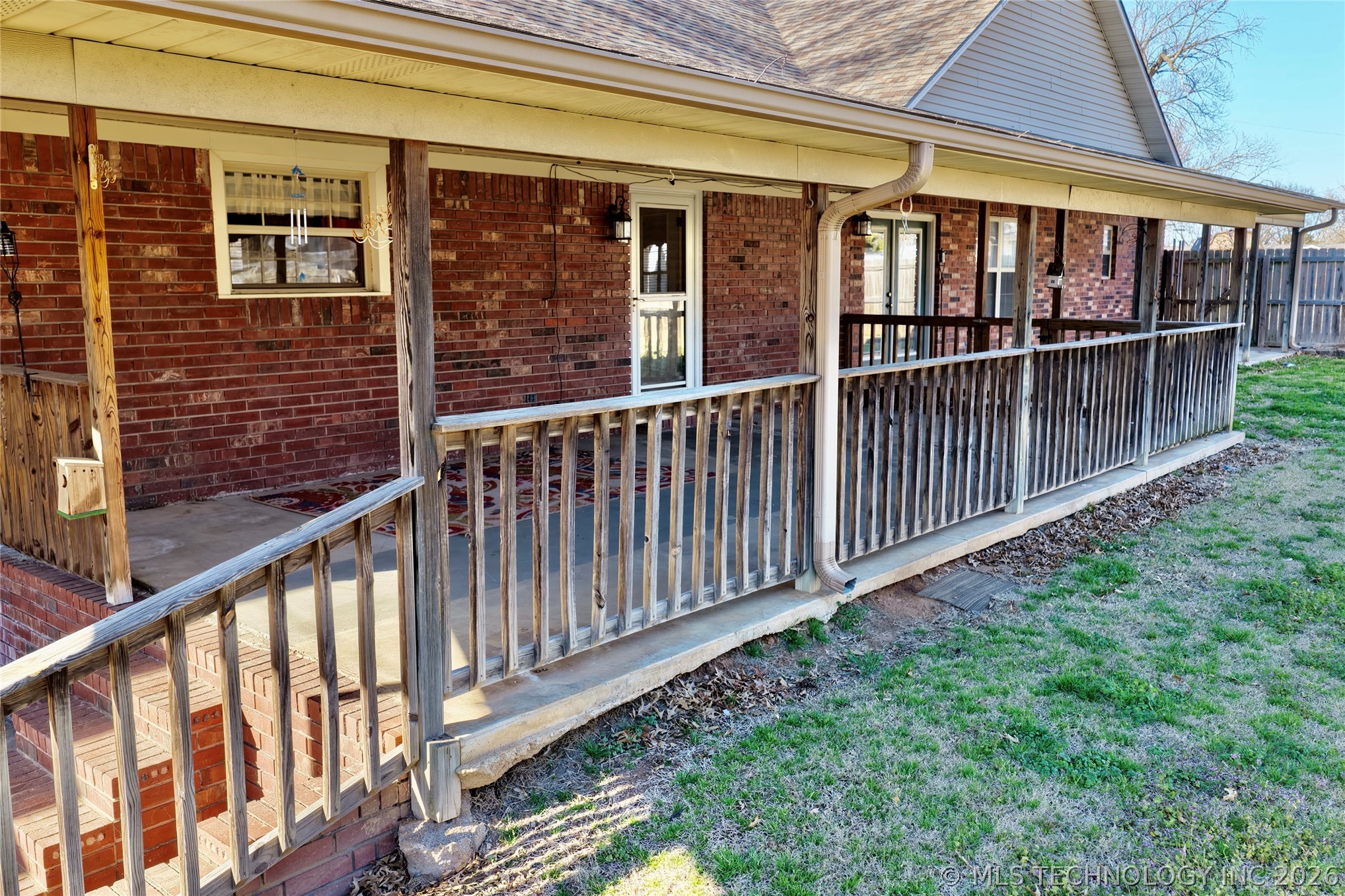 1002 W Knisley Avenue Property Photo 44