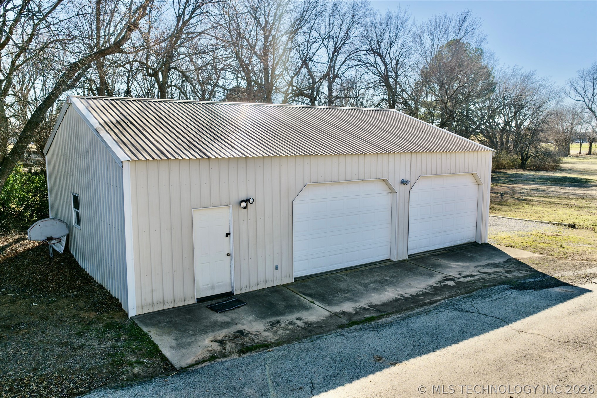 1002 W Knisley Avenue Property Photo 47