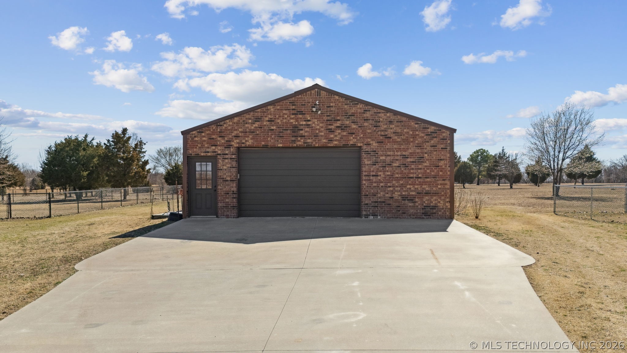 3398 E 426 Road Property Photo 5