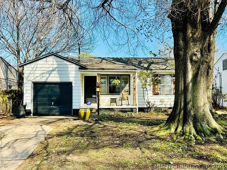 4953 S Detroit Avenue Property Photo 2