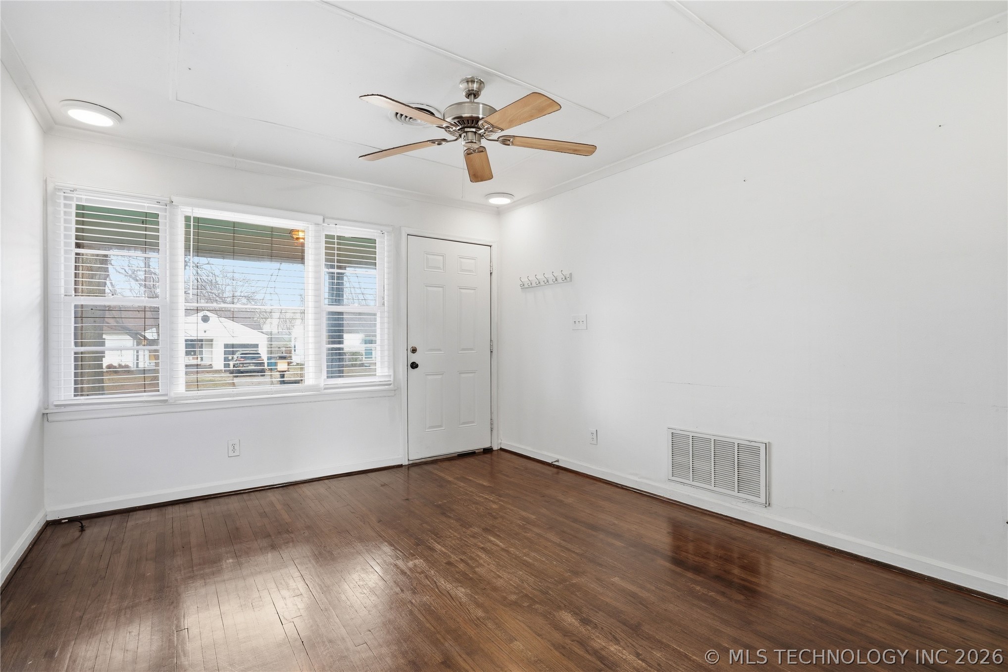 4953 S Detroit Avenue Property Photo 7
