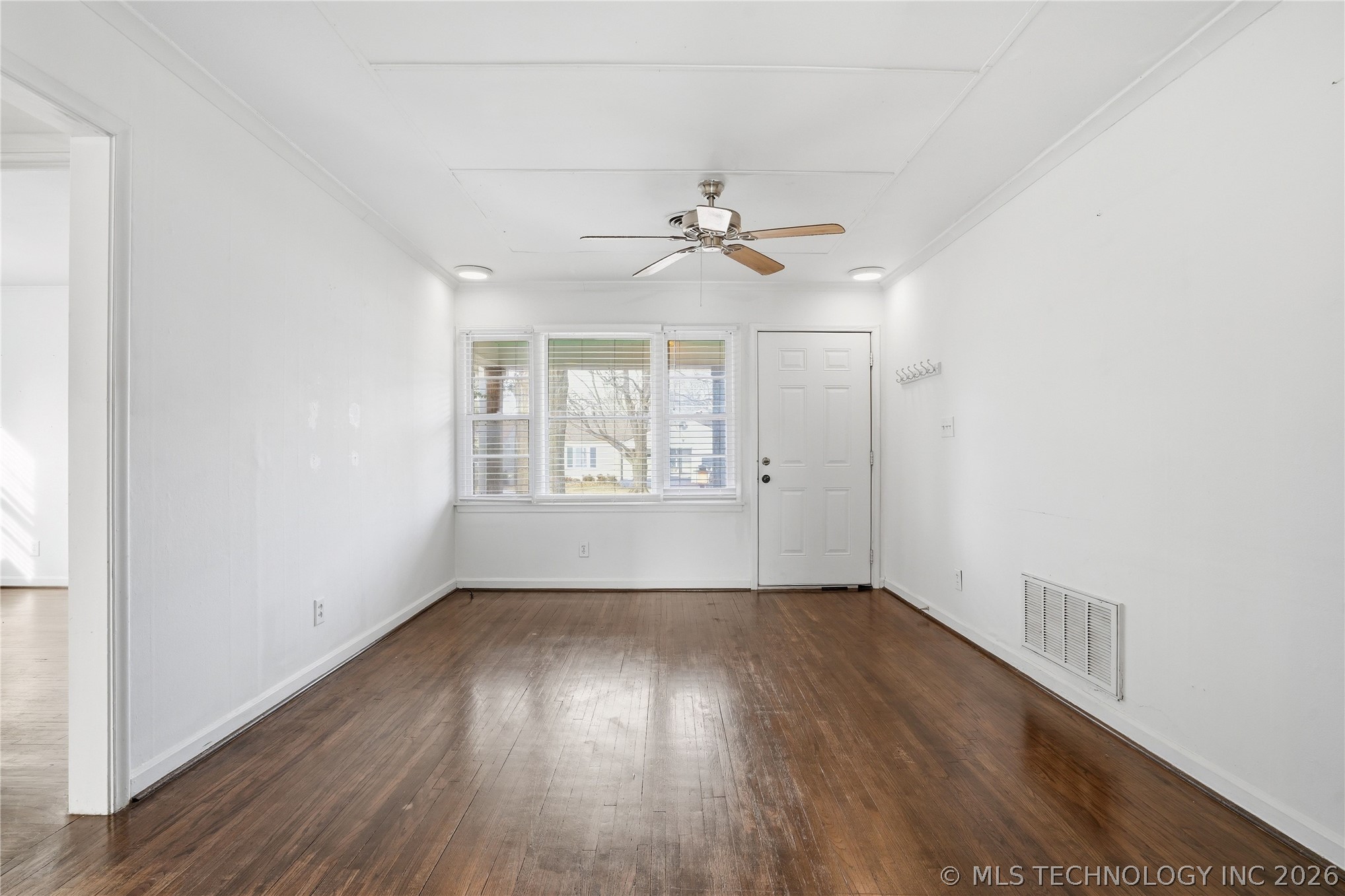4953 S Detroit Avenue Property Photo 8