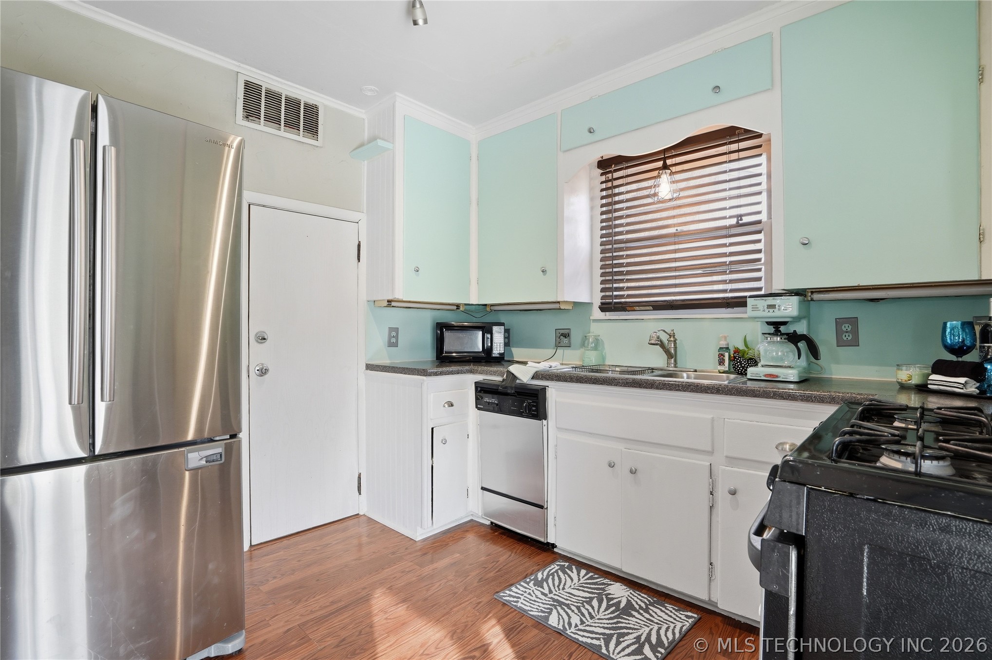 4953 S Detroit Avenue Property Photo 15