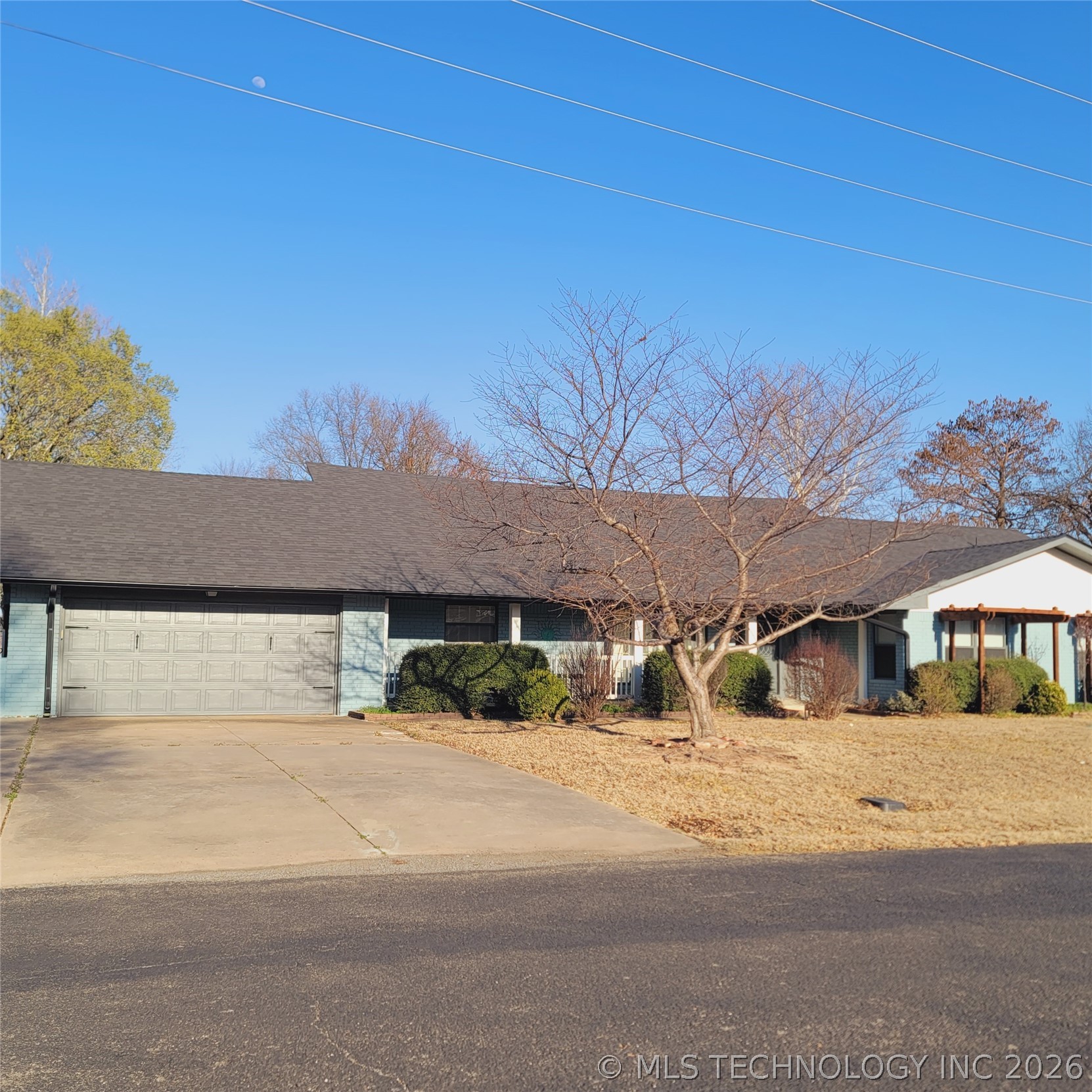 105 Lakeview Drive Property Photo 2
