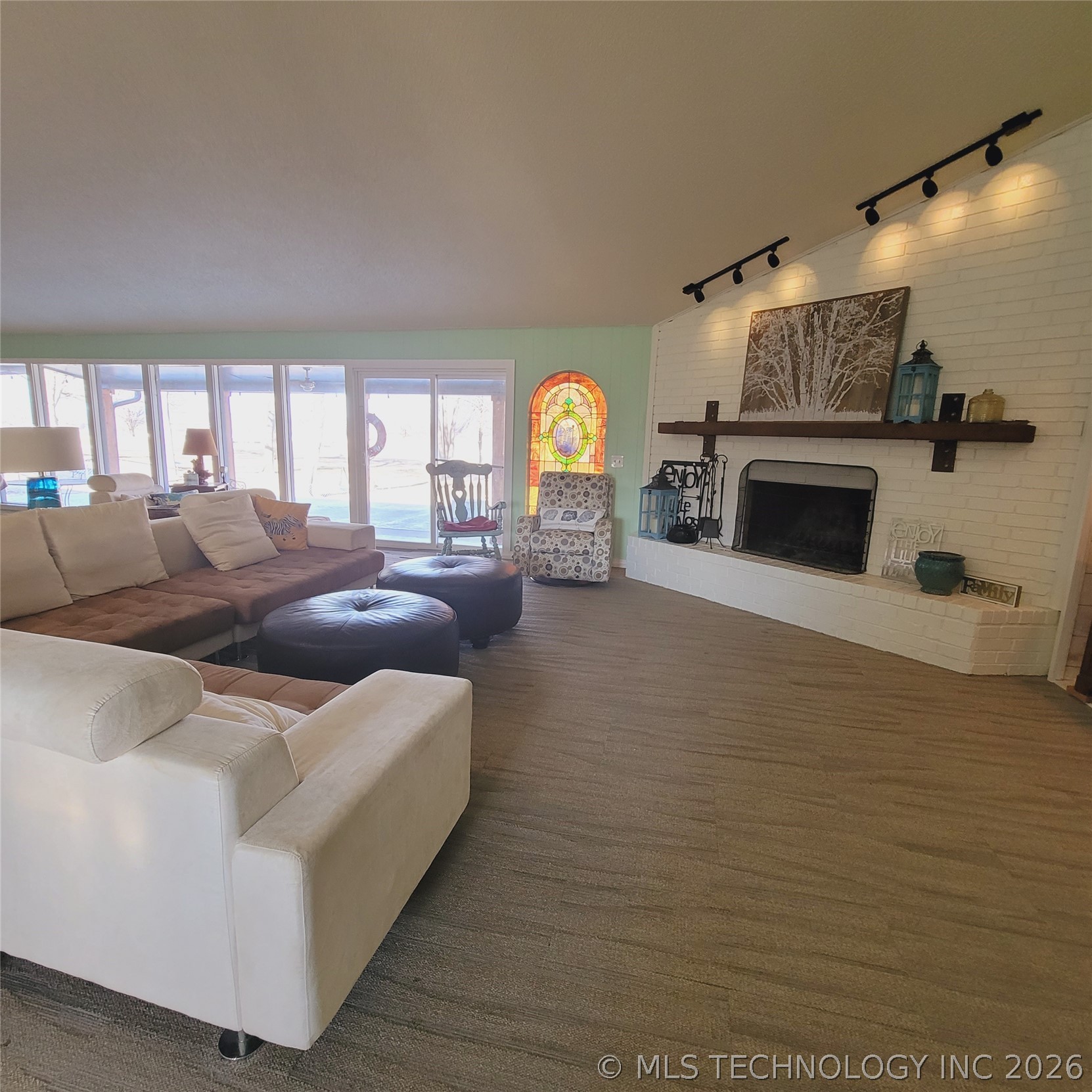 105 Lakeview Drive Property Photo 18
