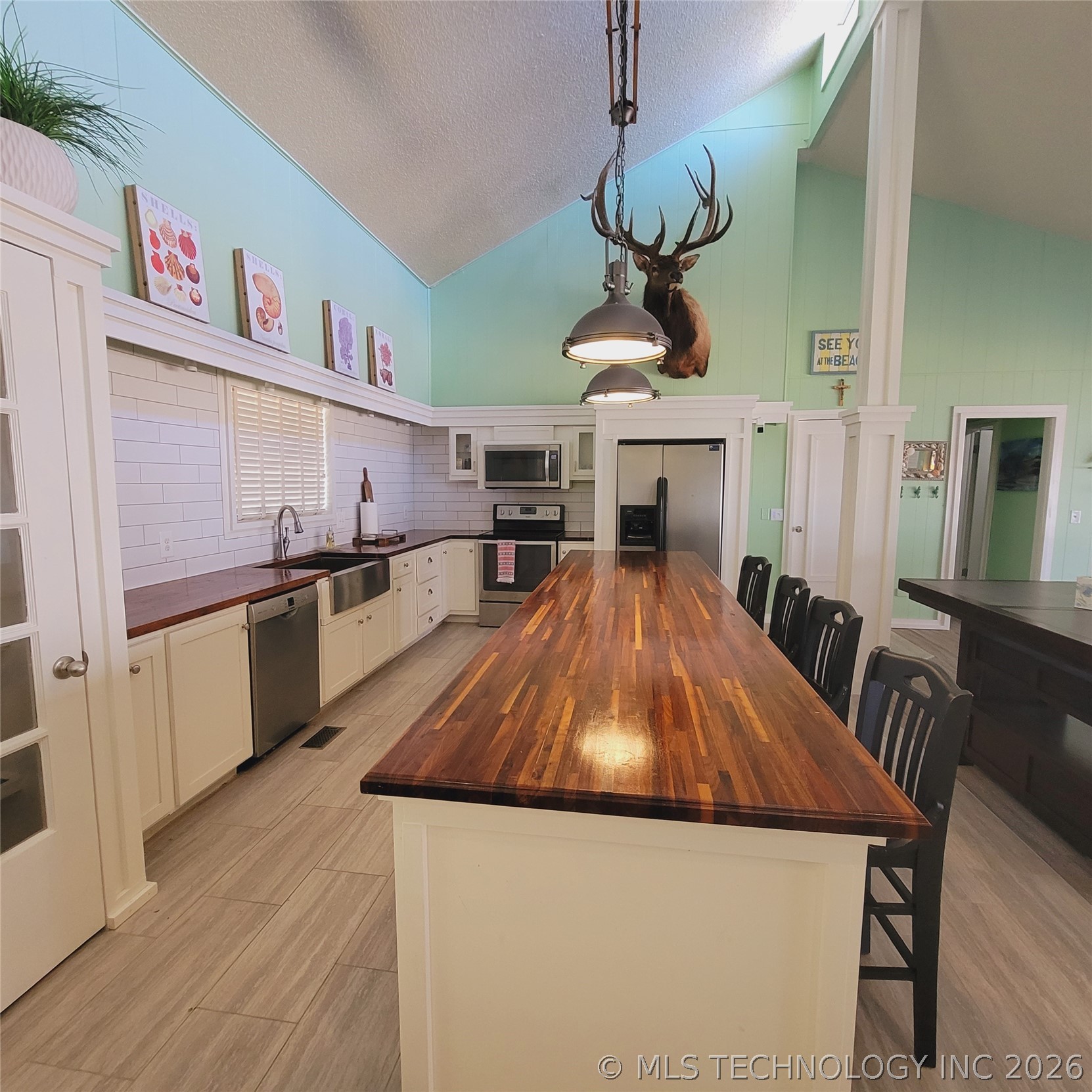 105 Lakeview Drive Property Photo 23