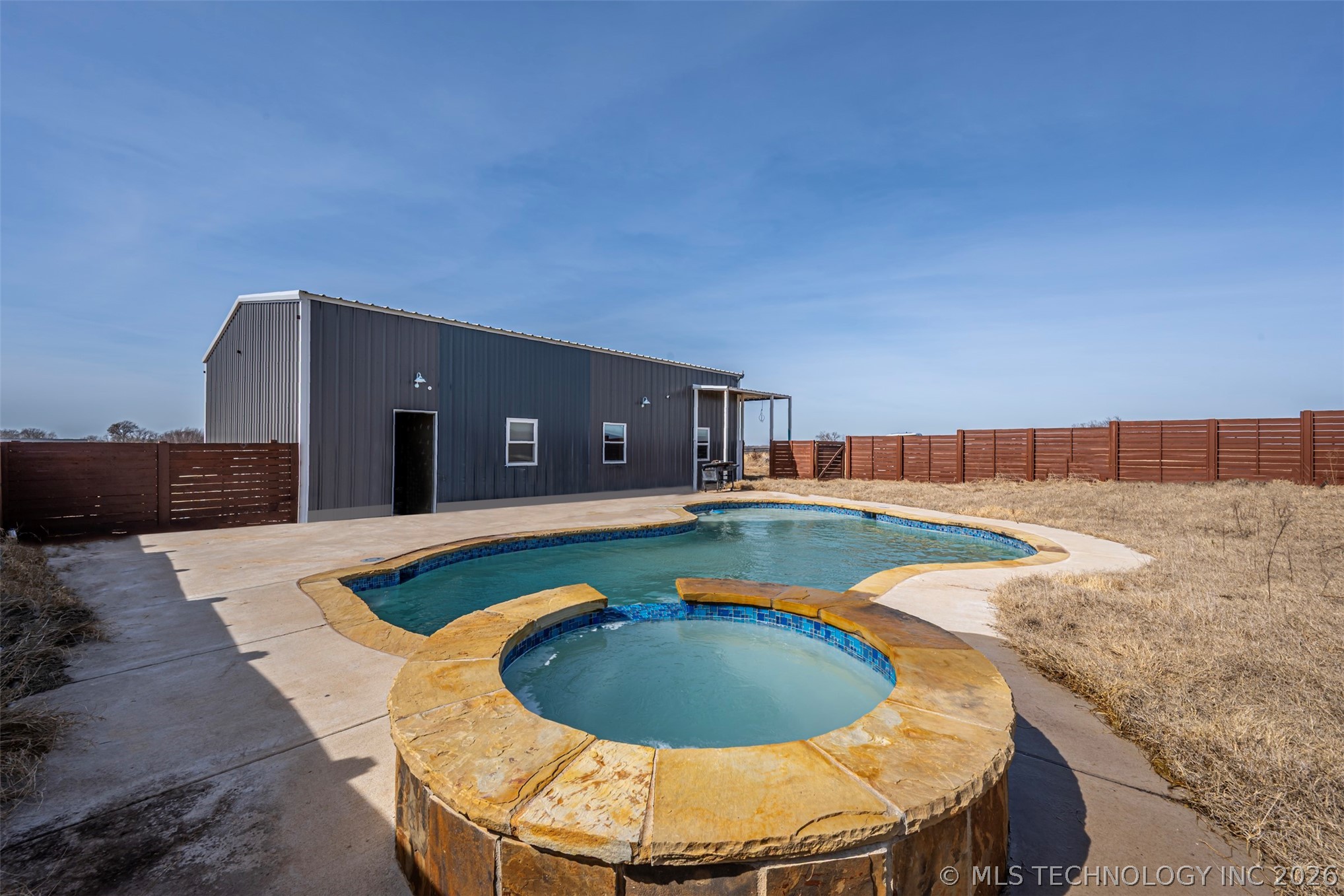 654 County Property Photo 4