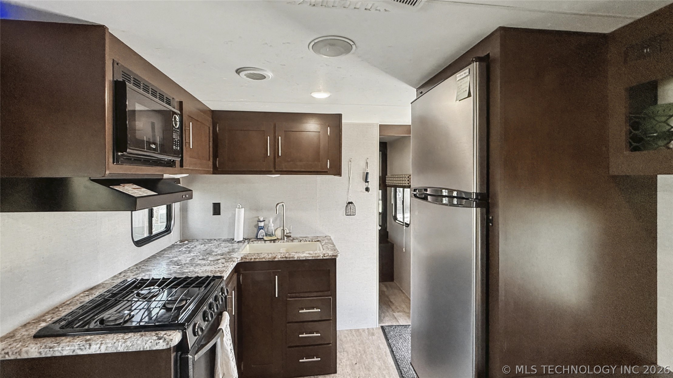 462627 Oakball Drive Property Photo 19