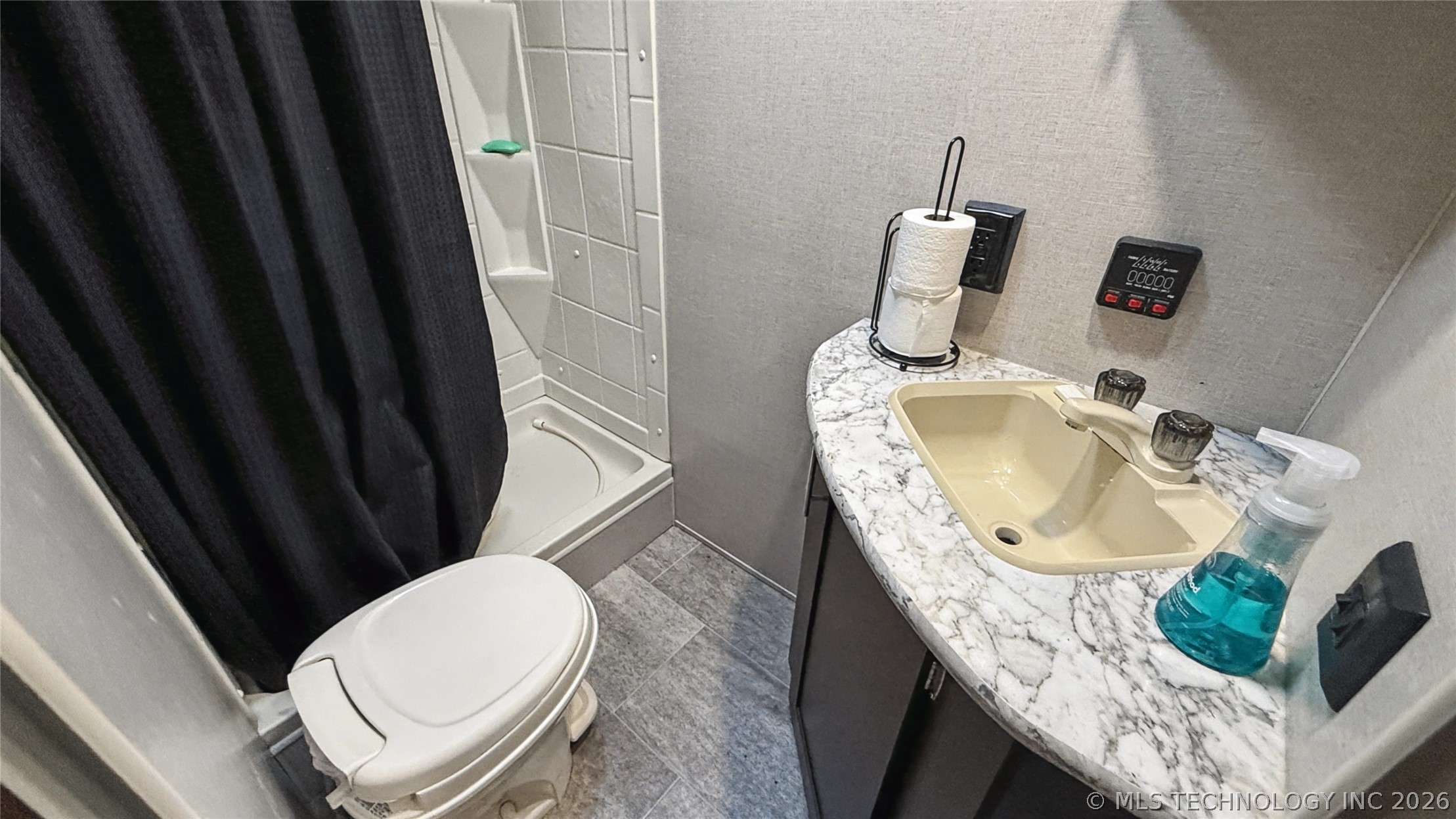 462627 Oakball Drive Property Photo 28