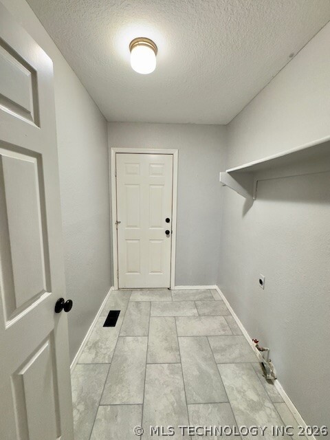 8626 S 90th East Avenue Property Photo 21