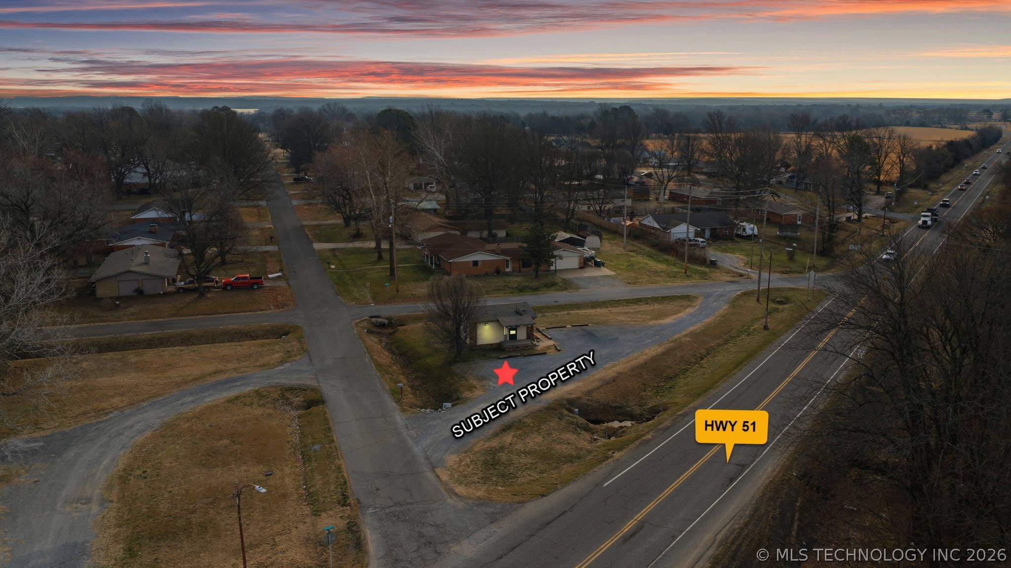 1401 S Mcquarrie Avenue Property Photo 2