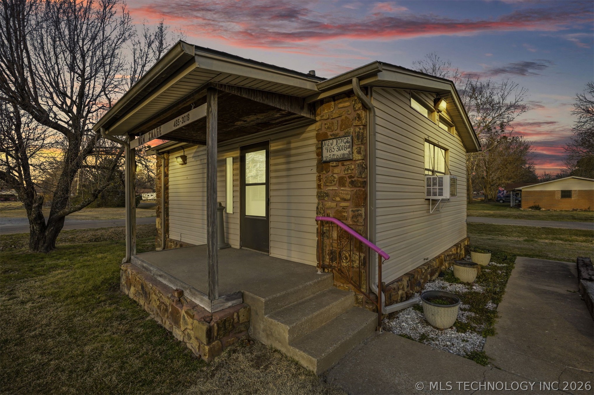 1401 S Mcquarrie Avenue Property Photo 8