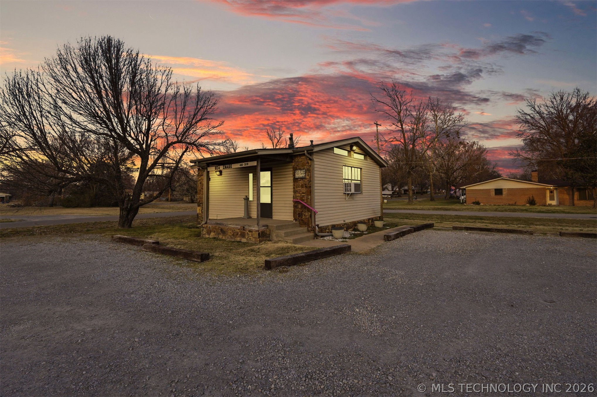 1401 S Mcquarrie Avenue Property Photo 13