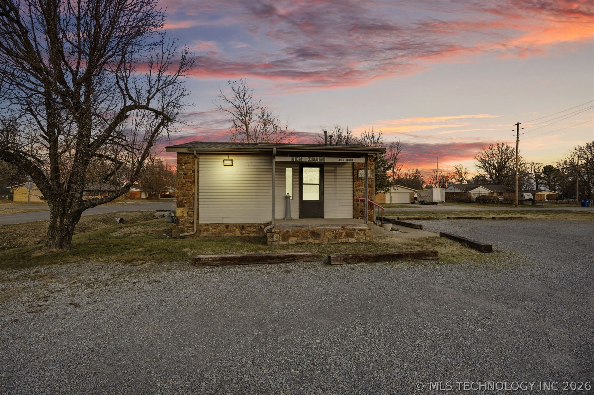 1401 S Mcquarrie Avenue Property Photo 14