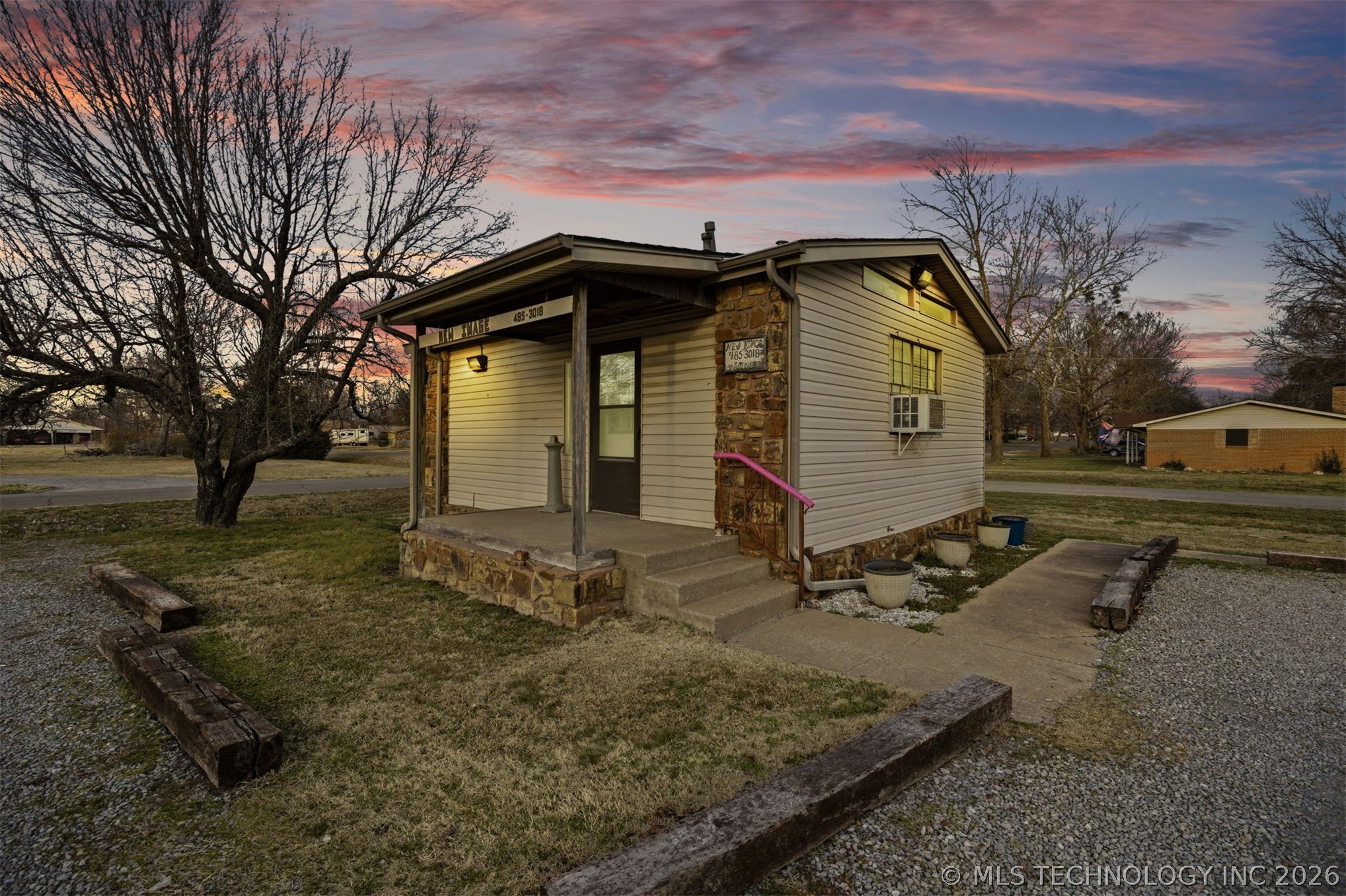 1401 S Mcquarrie Avenue Property Photo 16