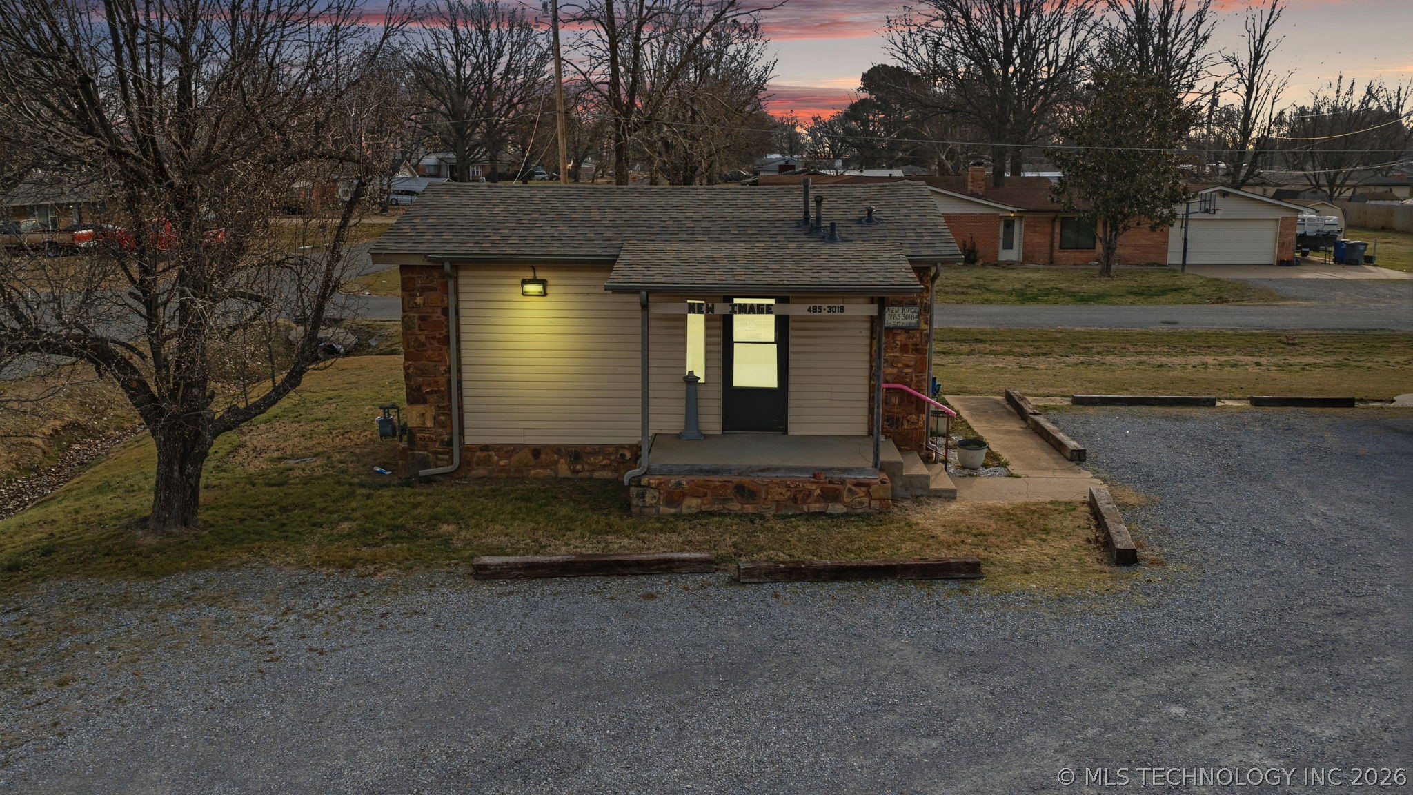 1401 S Mcquarrie Avenue Property Photo 20