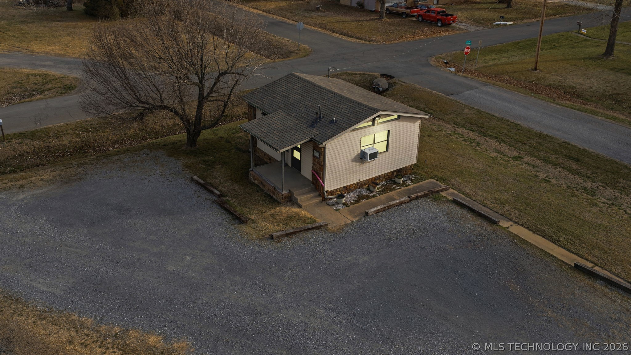 1401 S Mcquarrie Avenue Property Photo 21