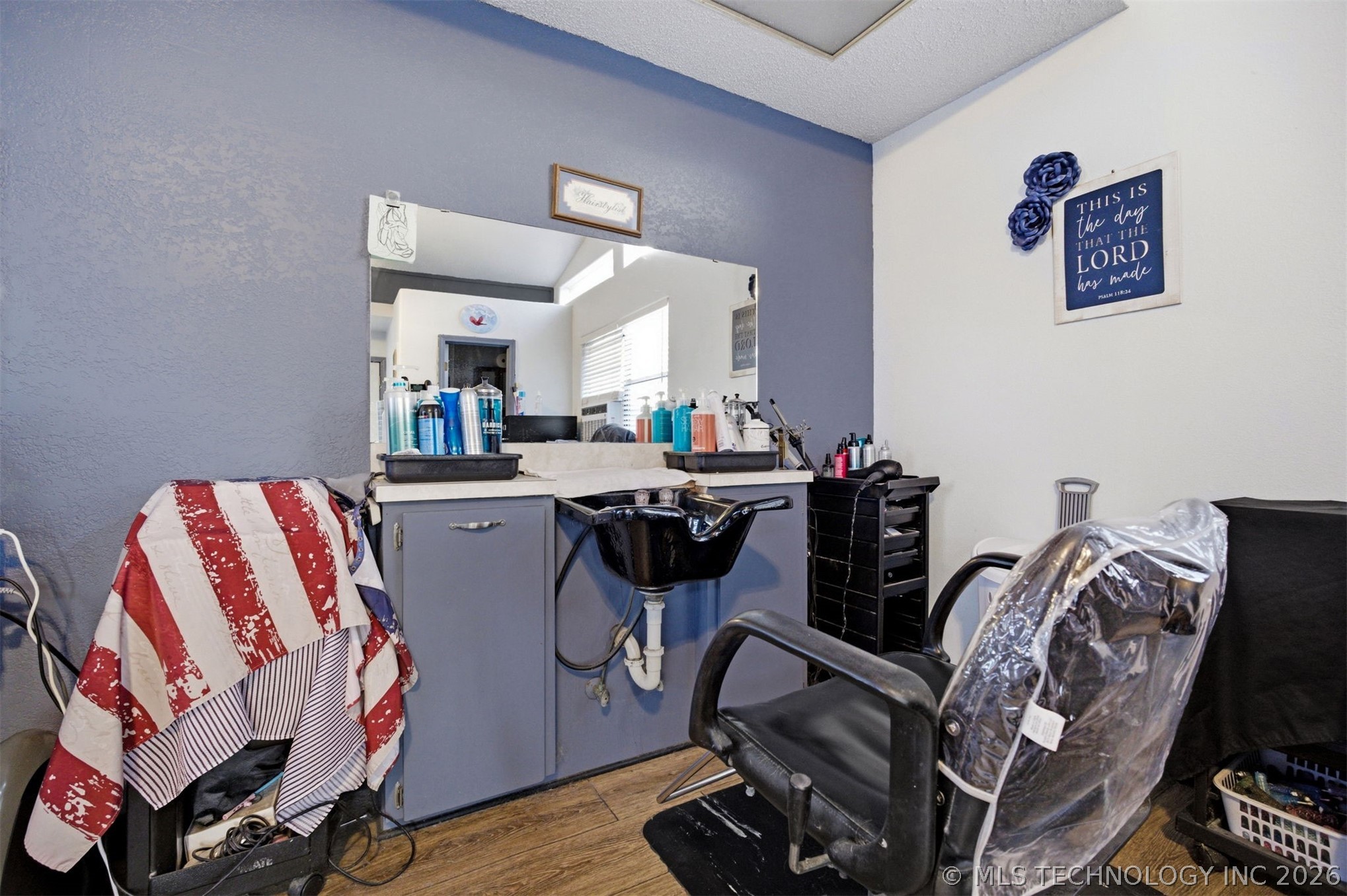 1401 S Mcquarrie Avenue Property Photo 43