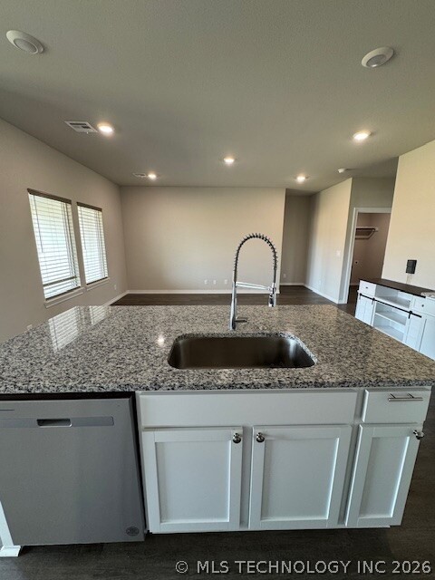 7203 E 155th Place S Property Photo 6