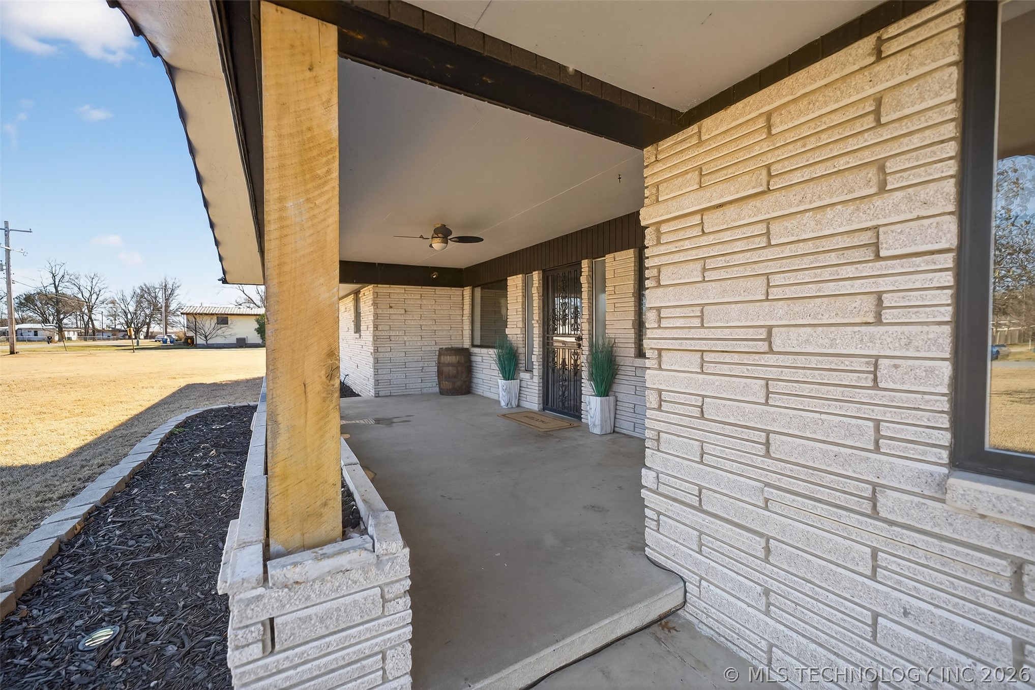406 N William Penn Street Property Photo 4