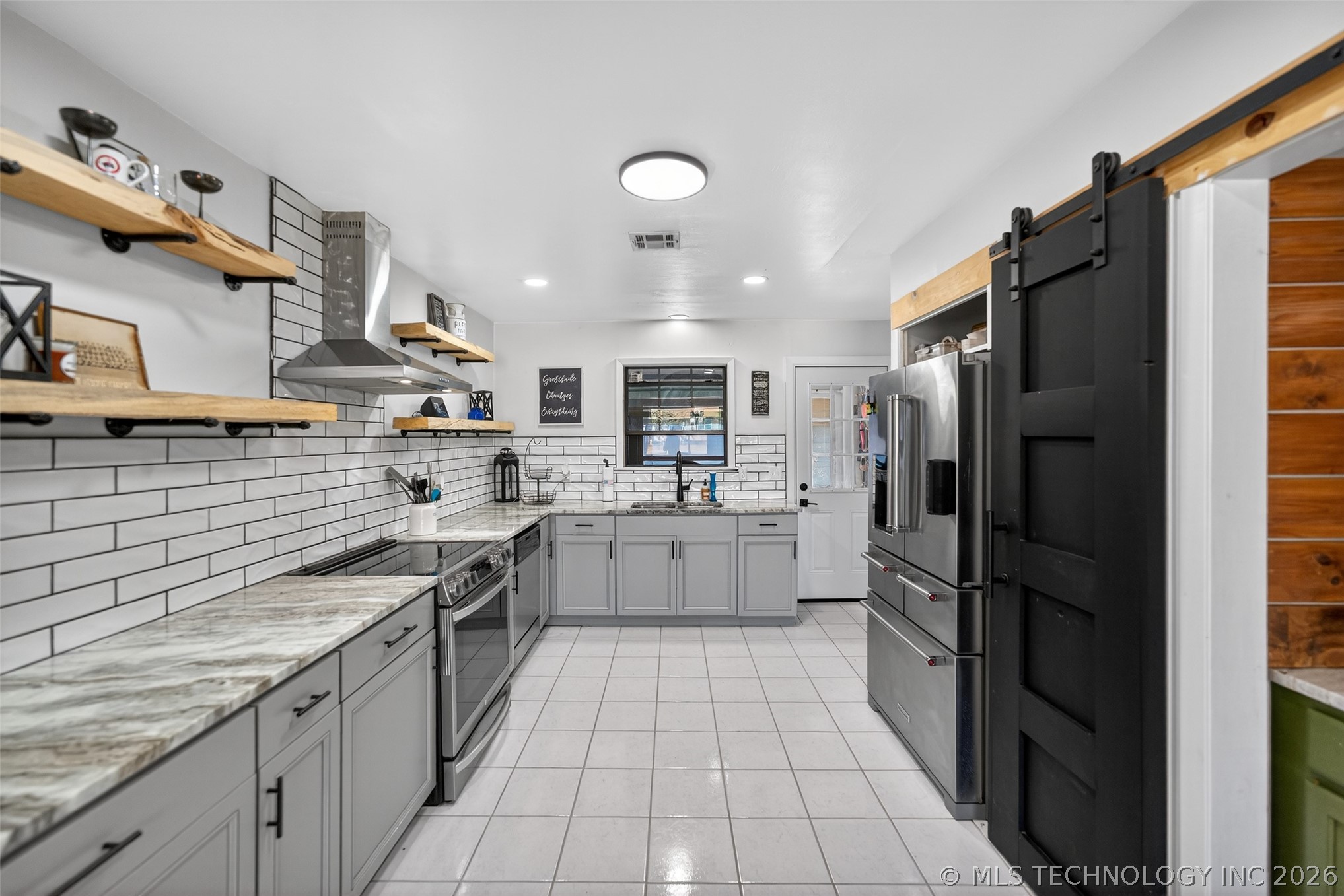 406 N William Penn Street Property Photo 12