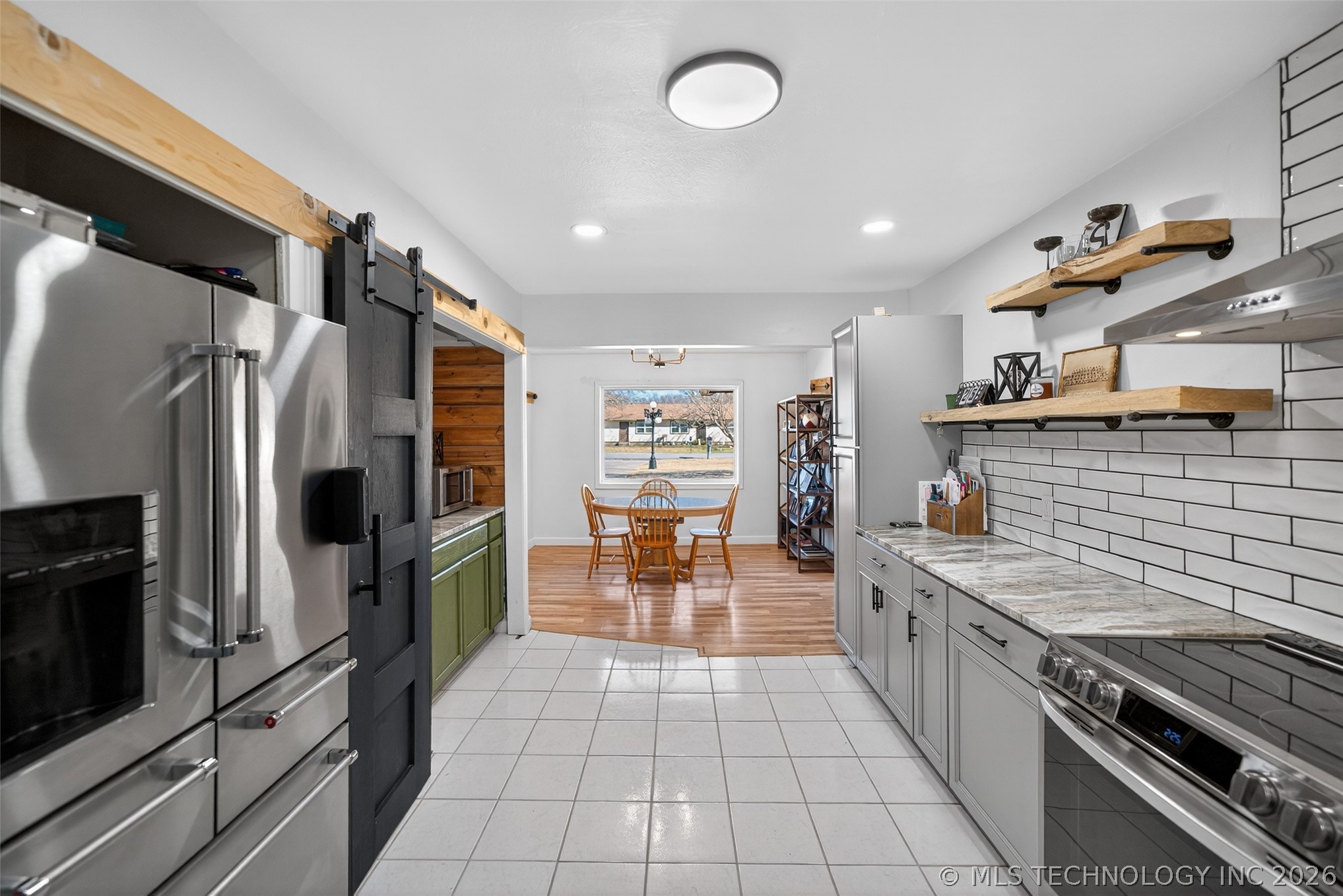 406 N William Penn Street Property Photo 14