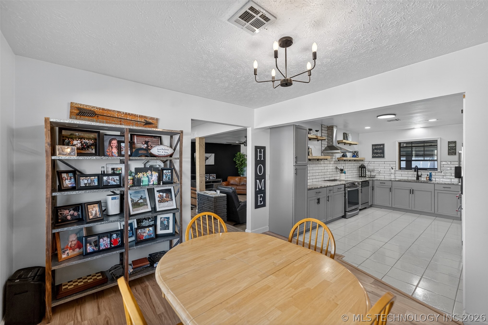406 N William Penn Street Property Photo 15