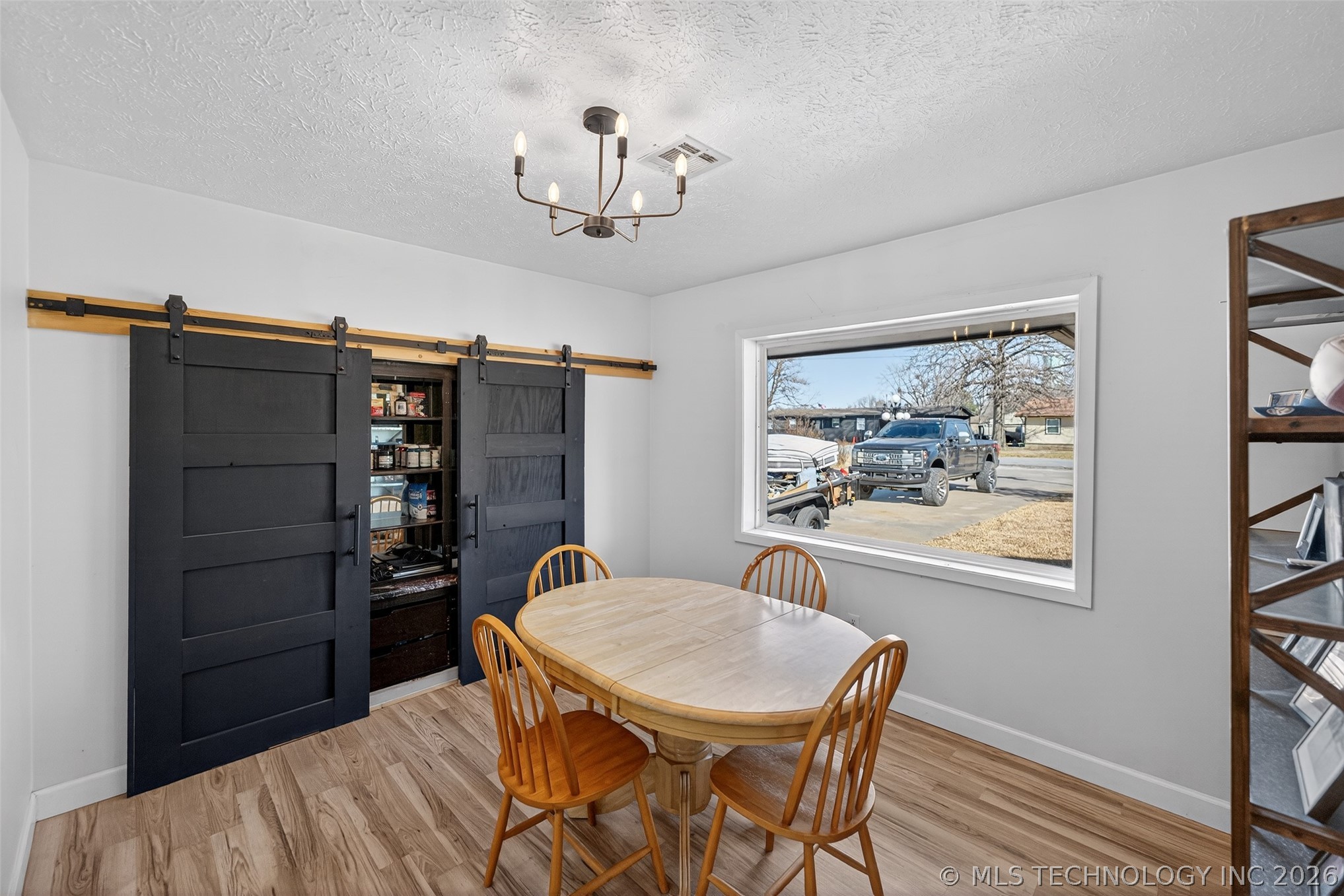 406 N William Penn Street Property Photo 16