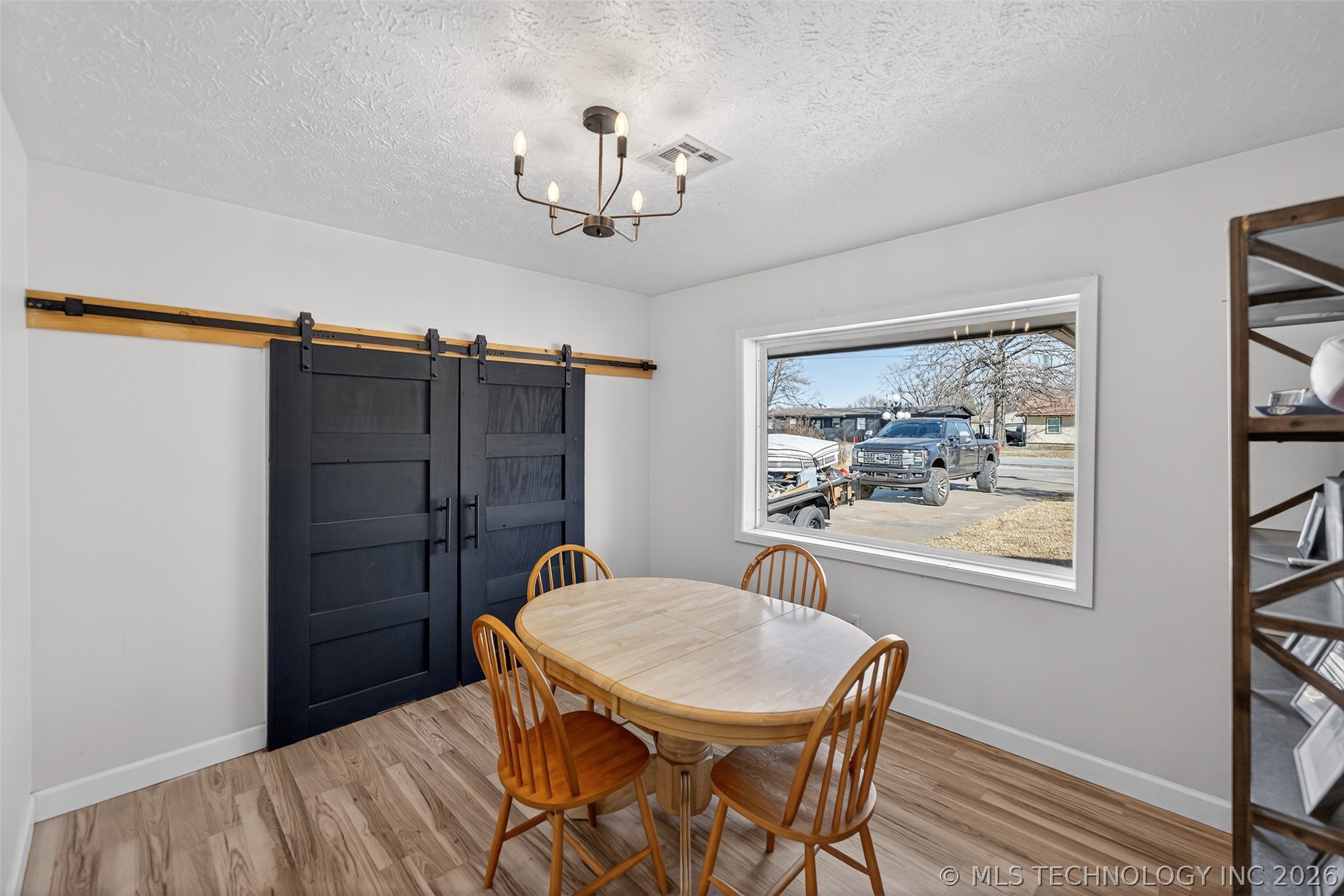 406 N William Penn Street Property Photo 17