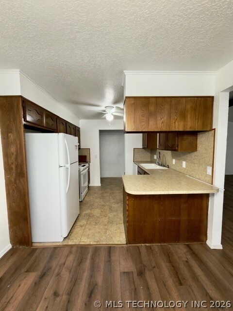 1907 E 66th Place Property Photo 4