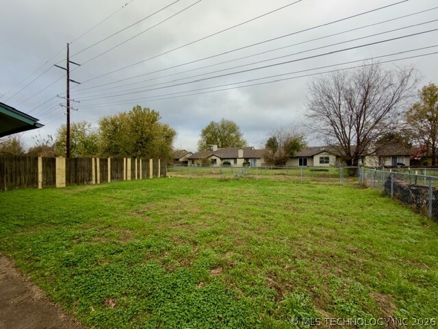 1907 E 66th Place Property Photo 17