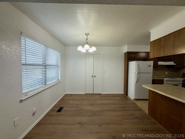 1907 E 66th Place Property Photo 23