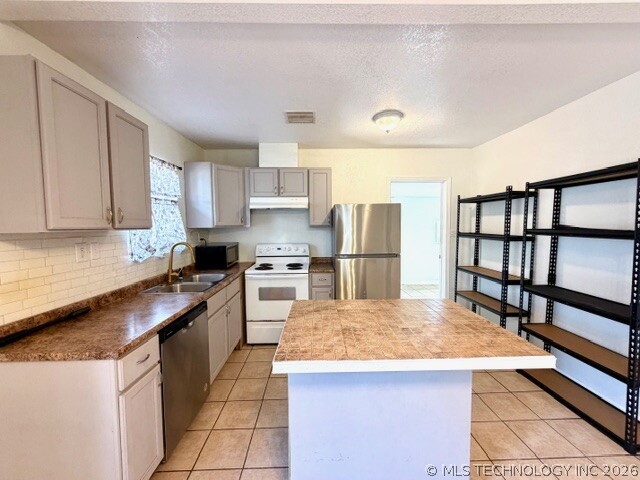 1231 N Boston Place Property Photo 2