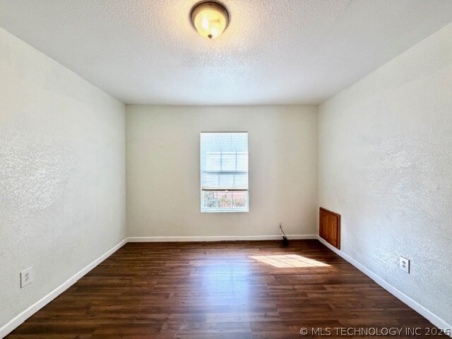 1231 N Boston Place Property Photo 8