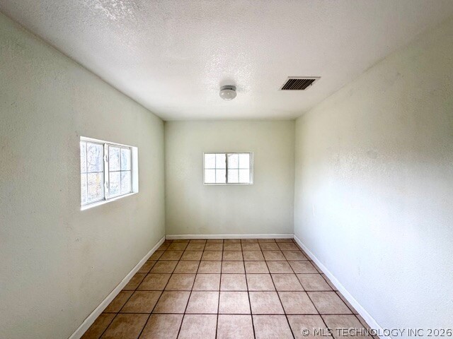 1231 N Boston Place Property Photo 10